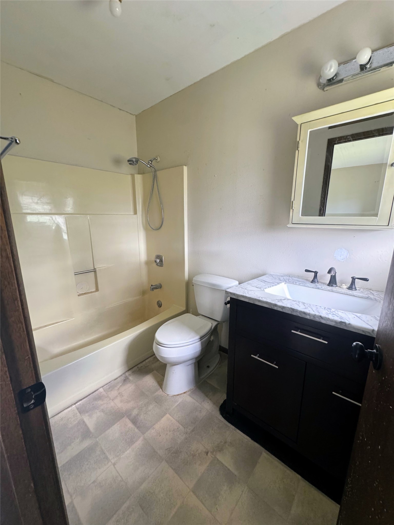 1813 Stag Lane Property Photo 13