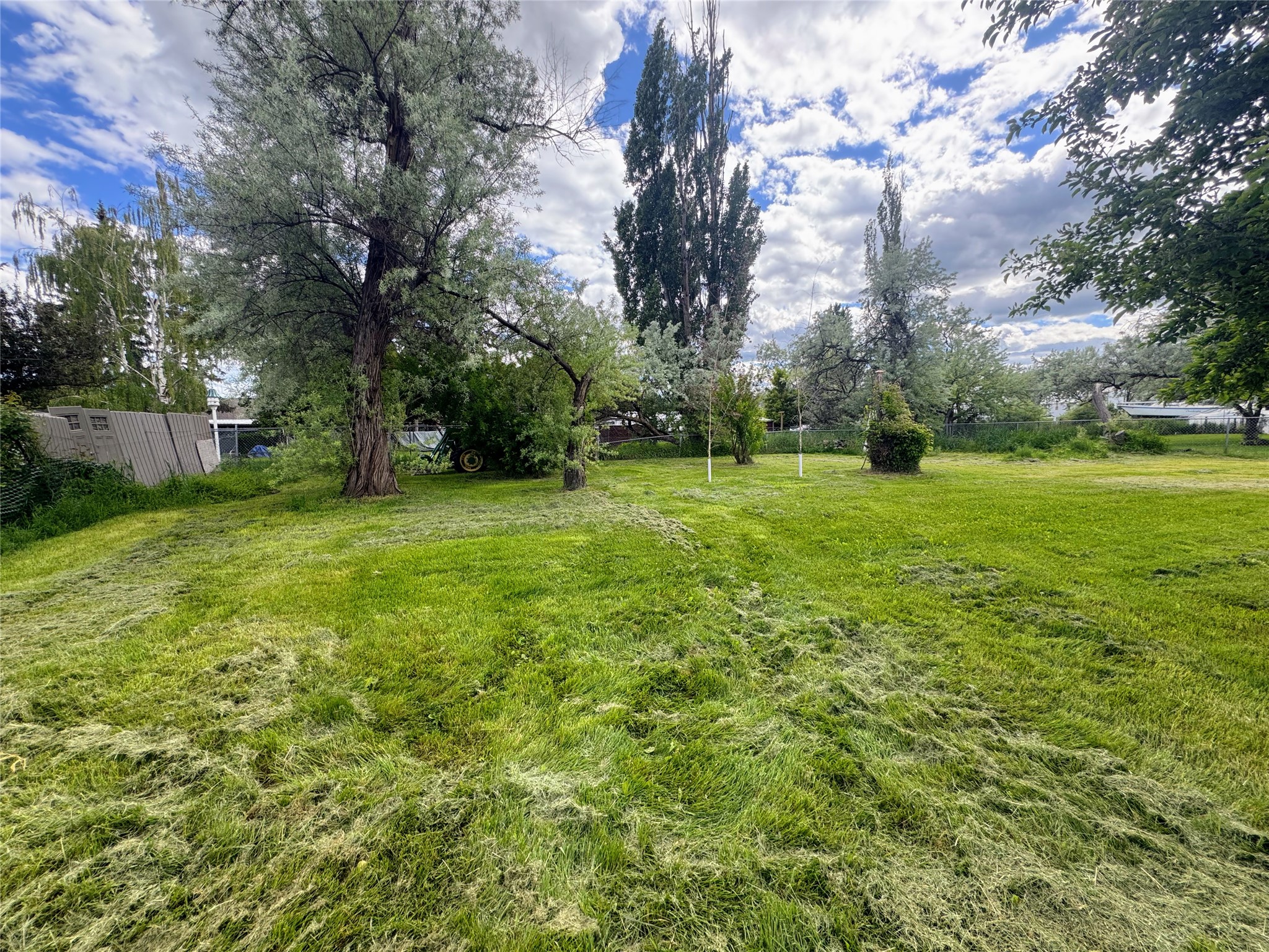 1813 Stag Lane Property Photo 27