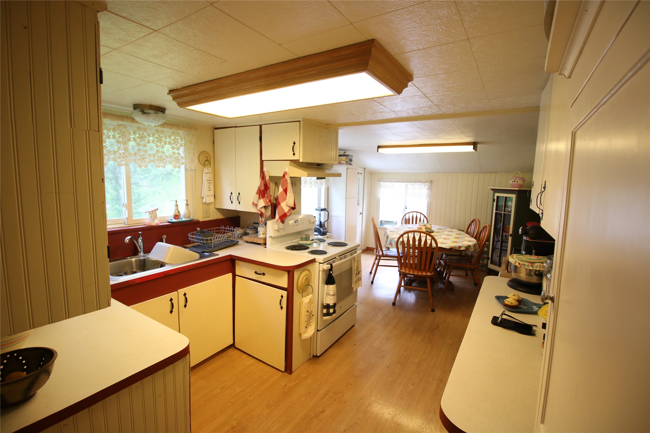 6350 Pine Cone Drive Property Photo 8
