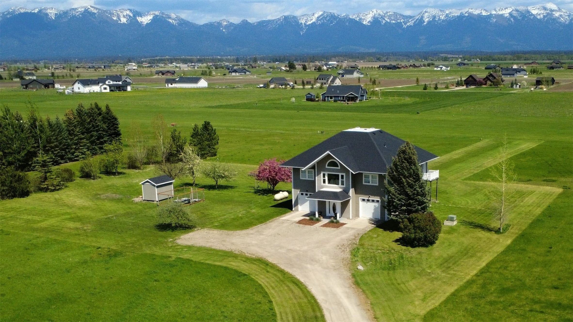 33 Staggerwing Landing Property Photo 1