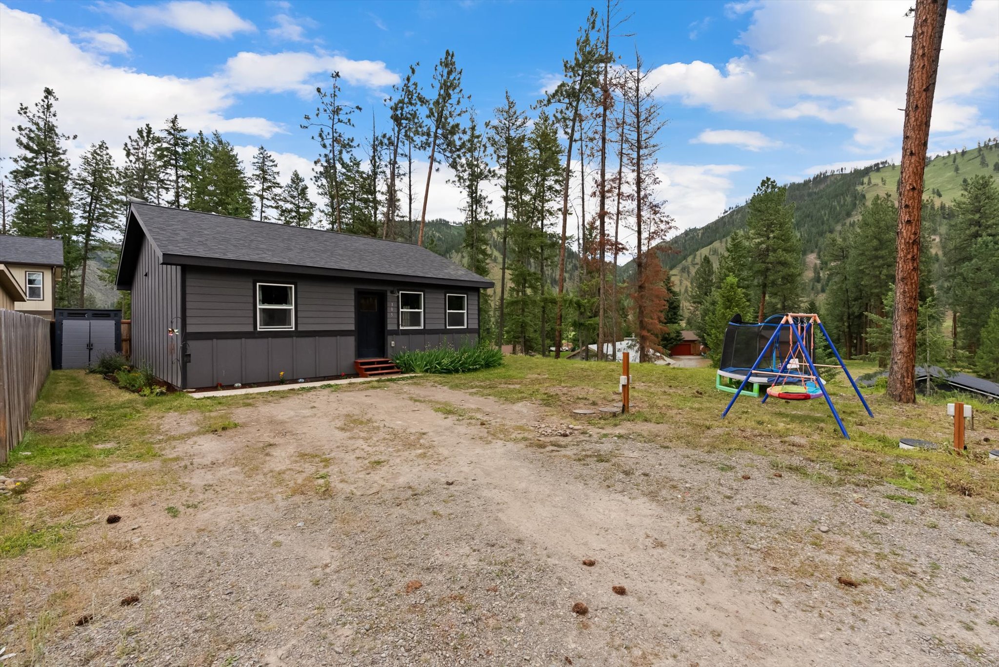 305 Alces Court Property Photo 2