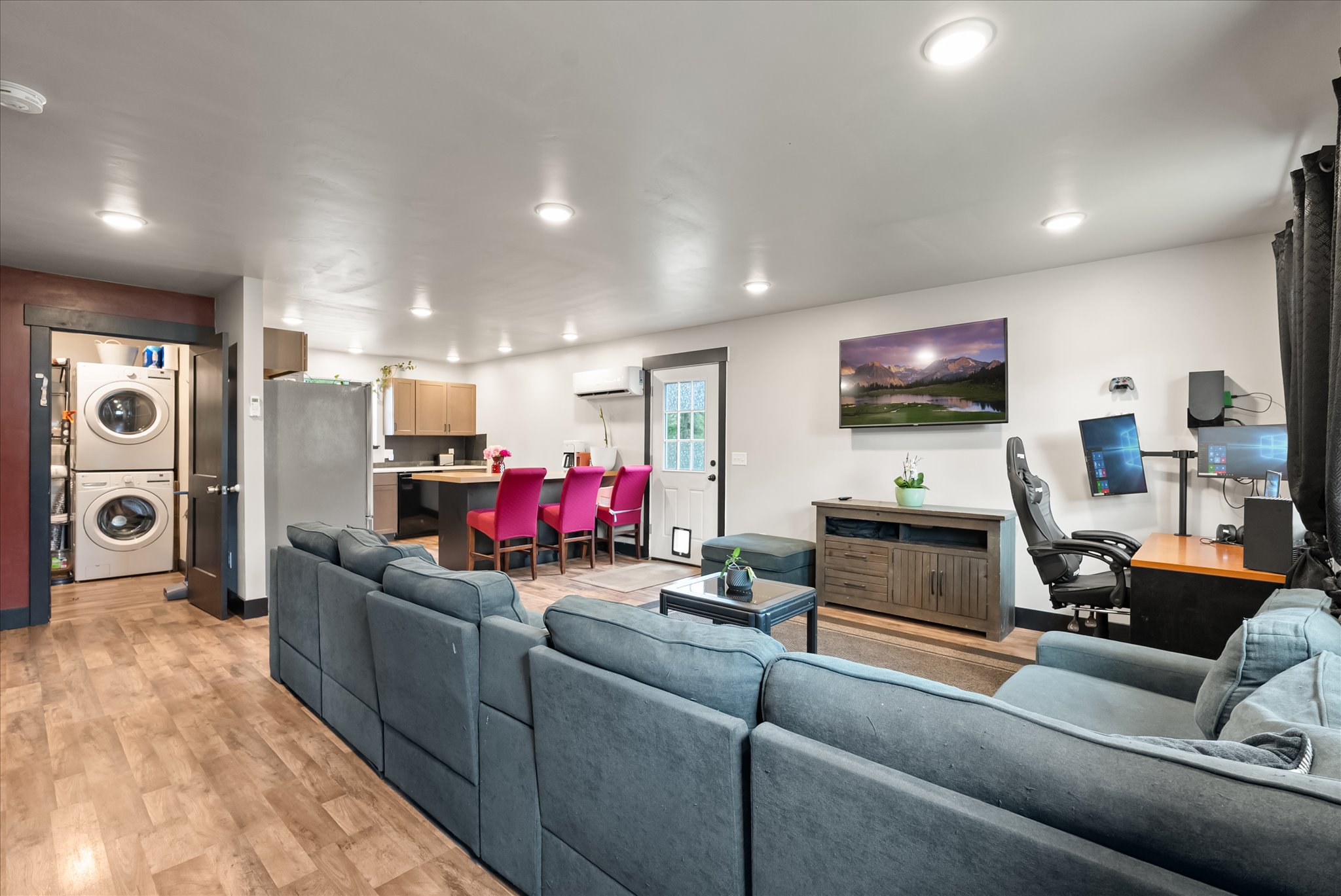 305 Alces Court Property Photo 8