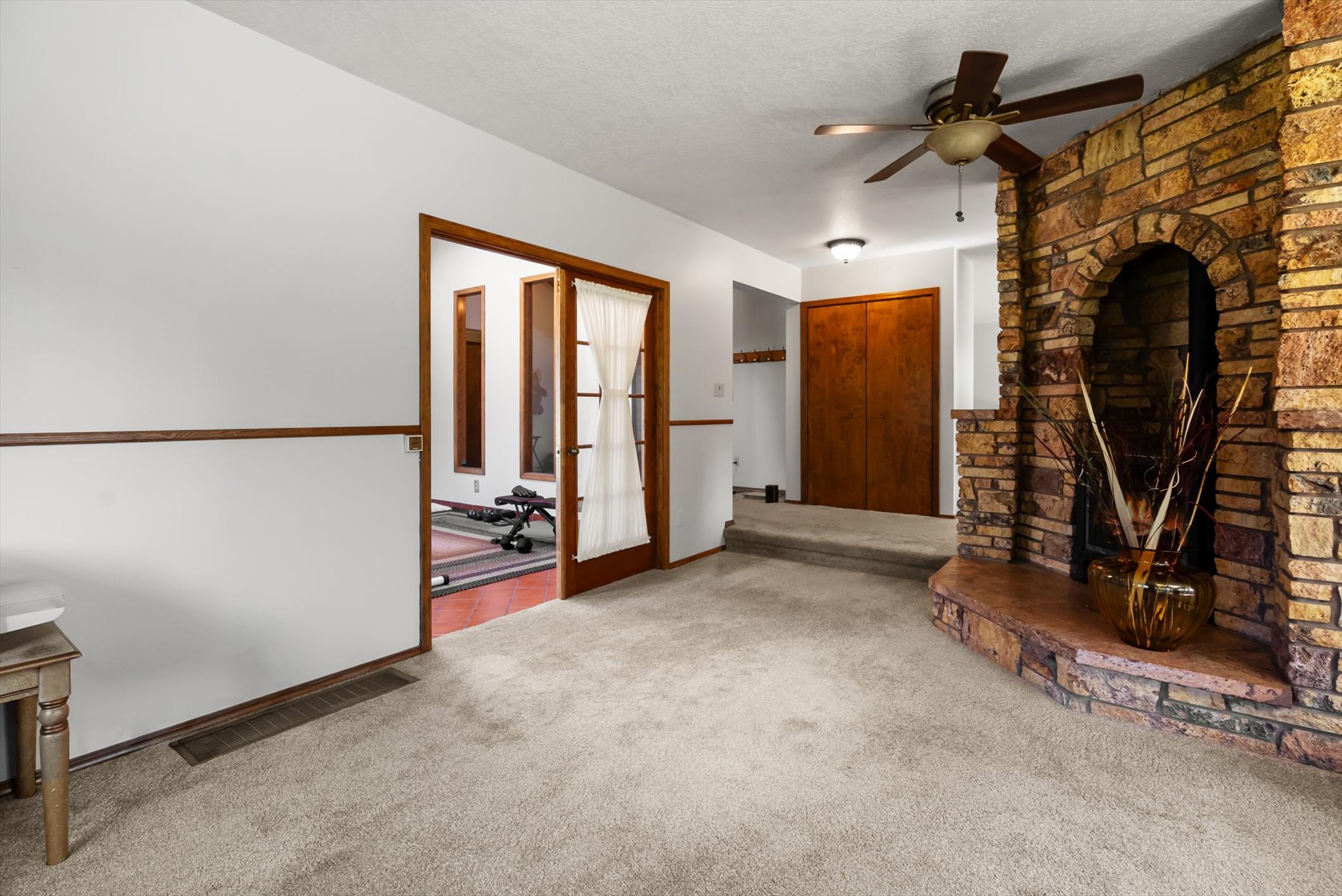636 Country Way N Property Photo 12