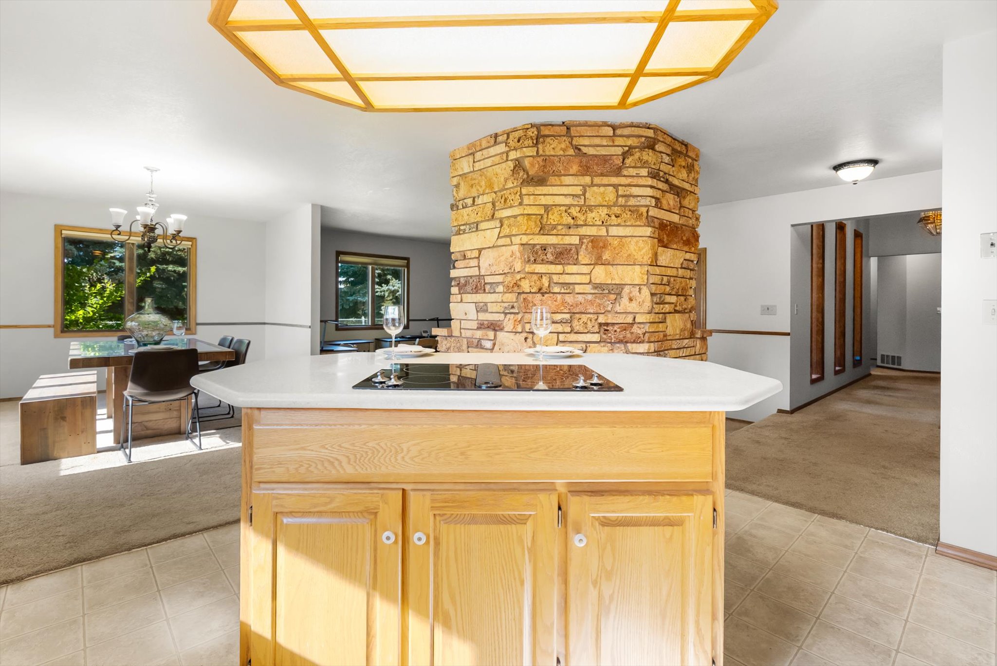 636 Country Way N Property Photo 14