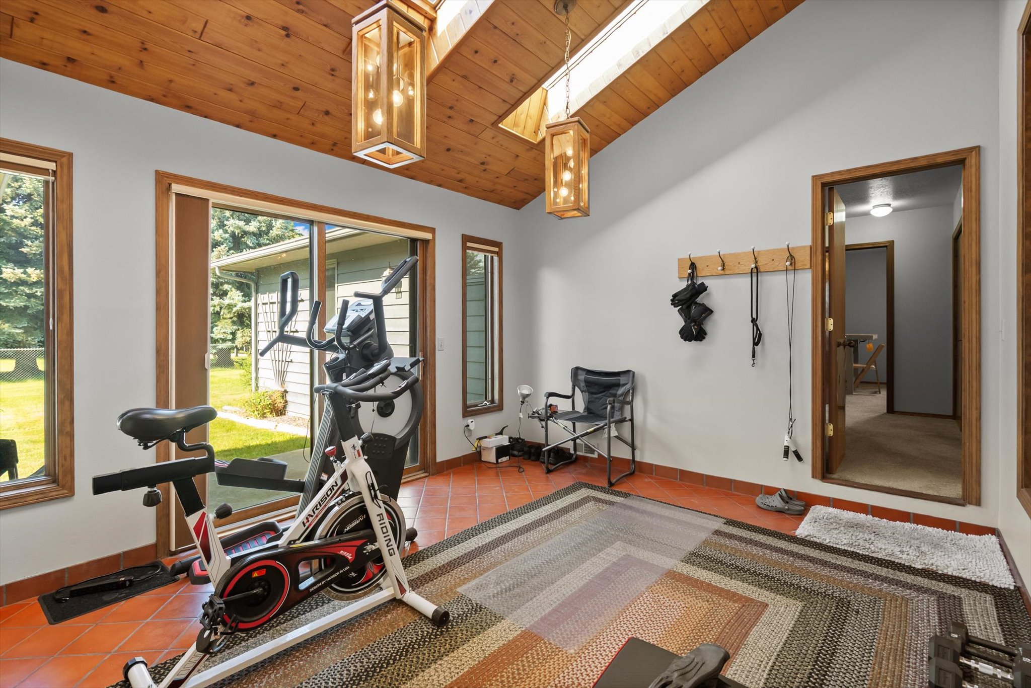 636 Country Way N Property Photo 15