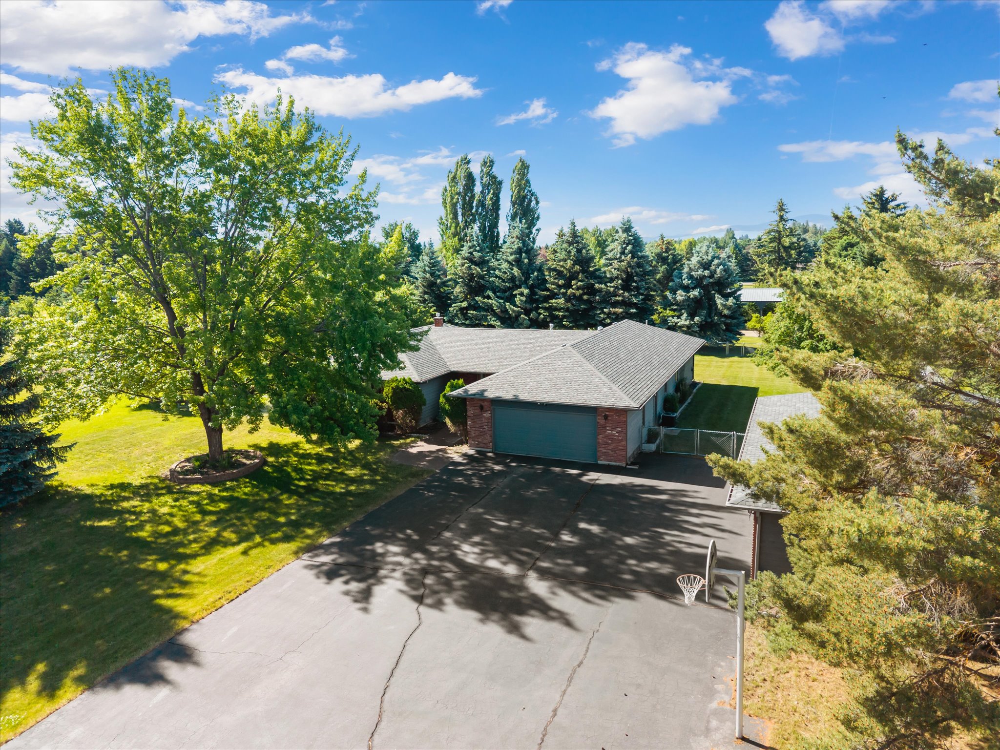 636 Country Way N Property Photo 22