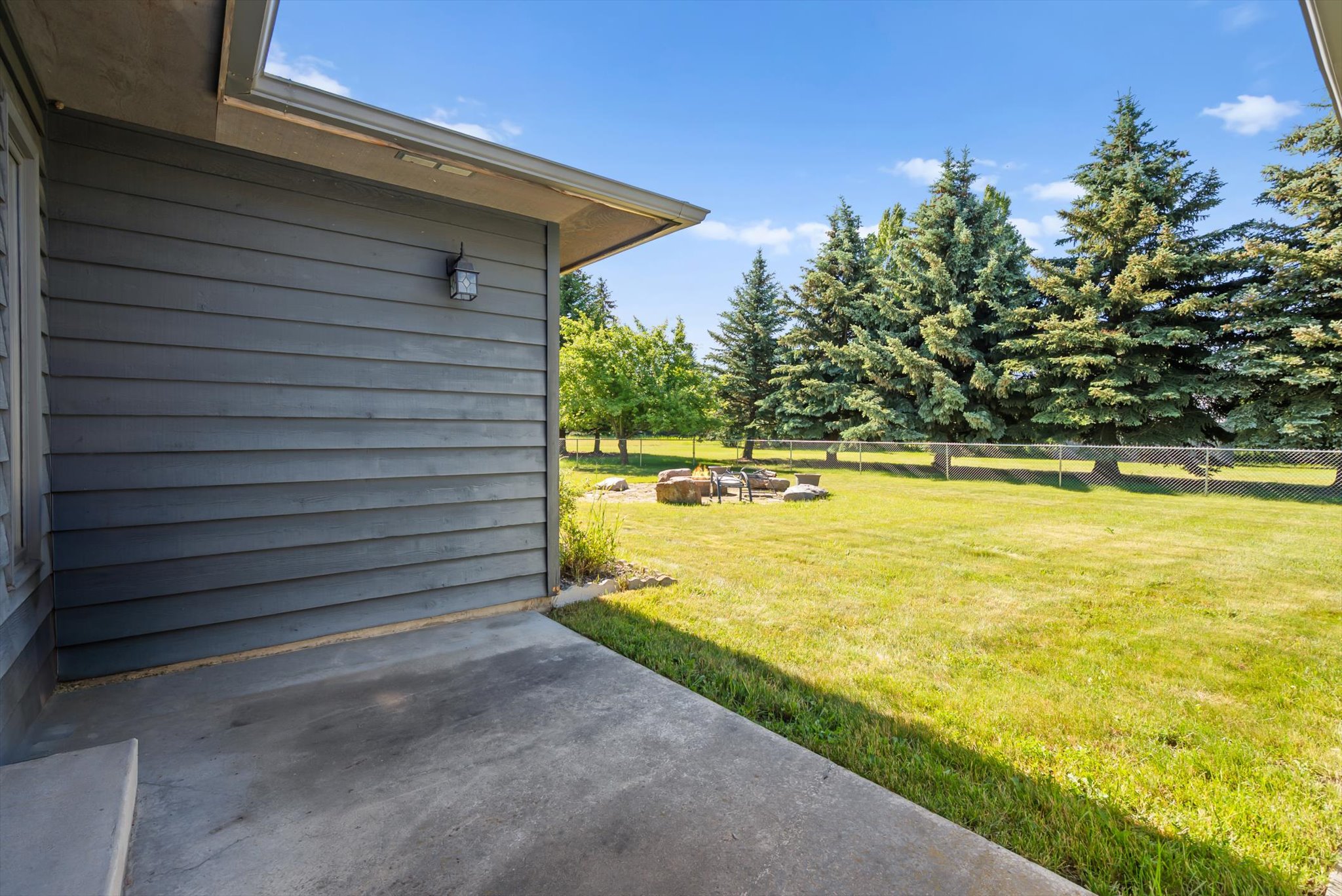 636 Country Way N Property Photo 25
