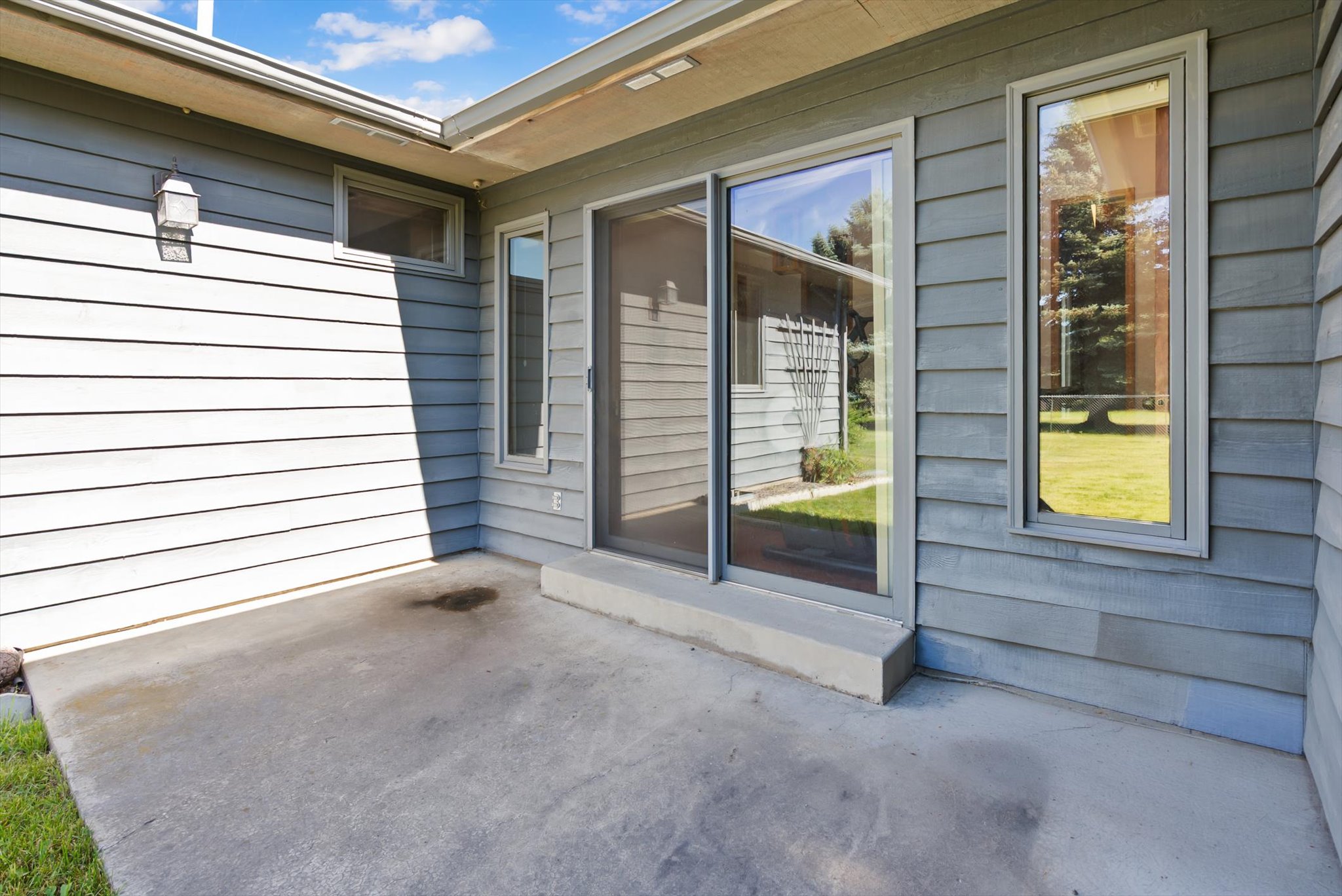 636 Country Way N Property Photo 26