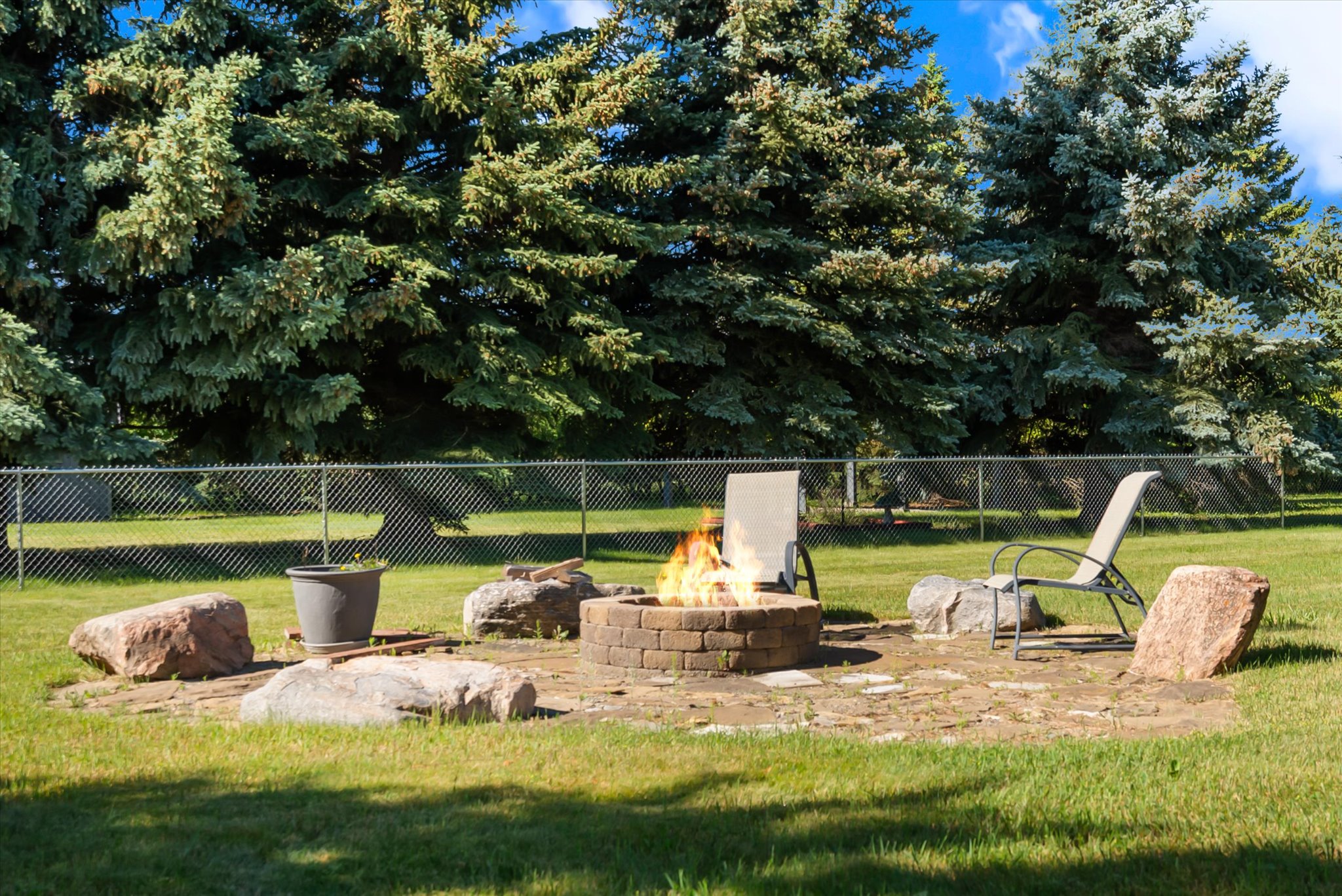 636 Country Way N Property Photo 27