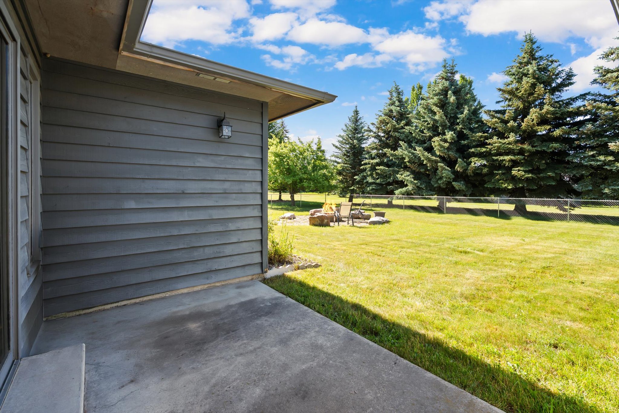 636 Country Way N Property Photo 28