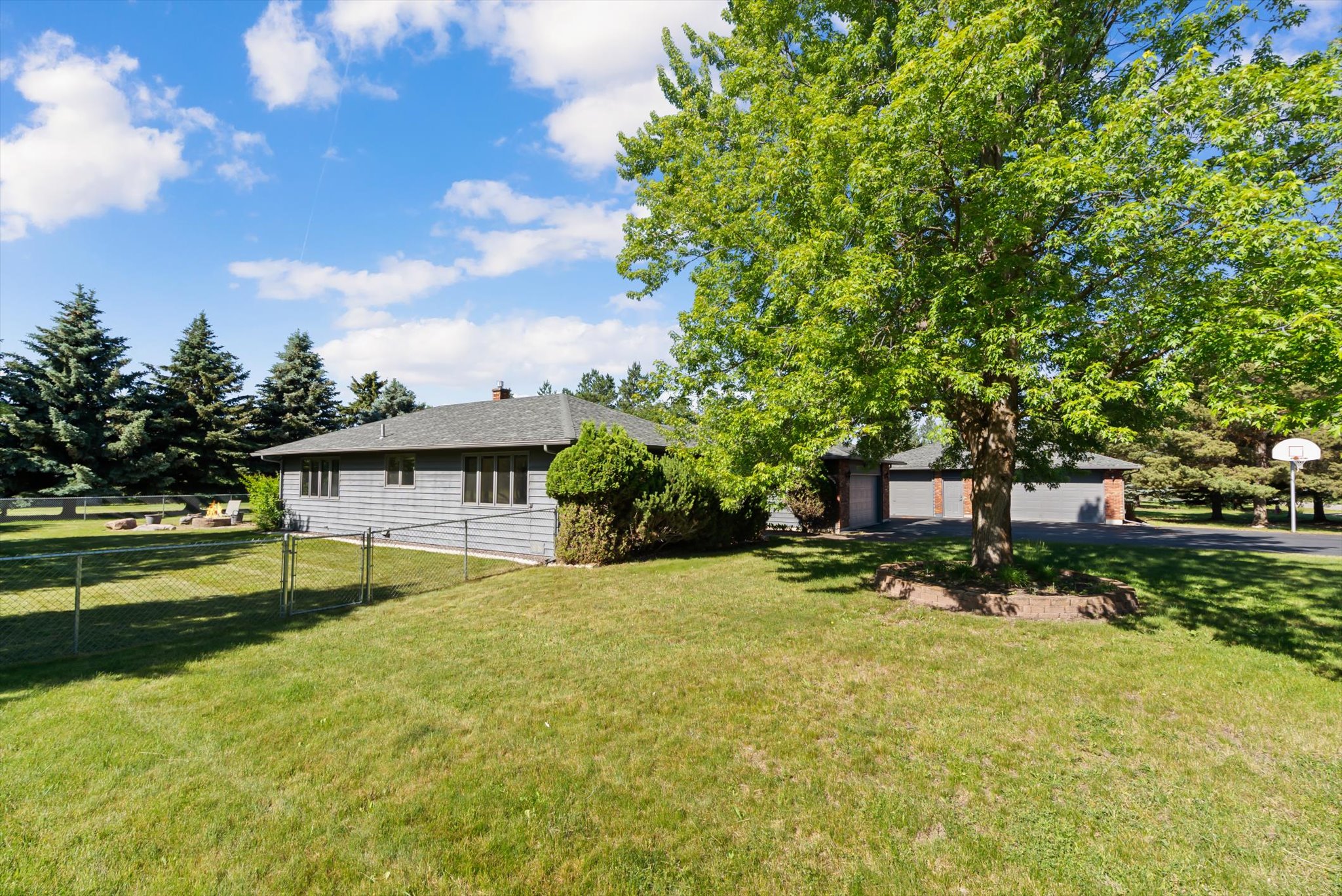 636 Country Way N Property Photo 43