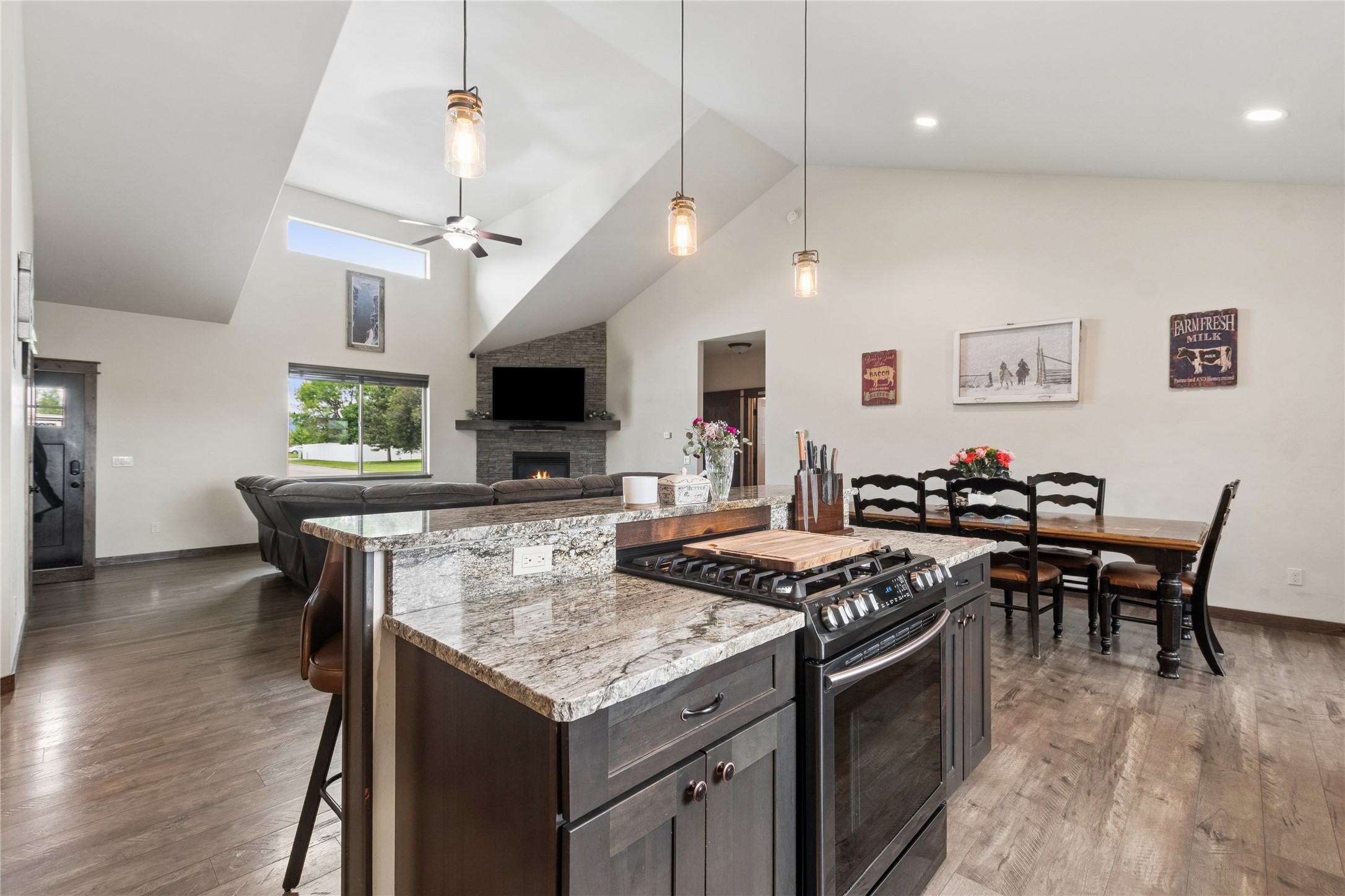 1129 Mackinaw Loop Property Photo 17