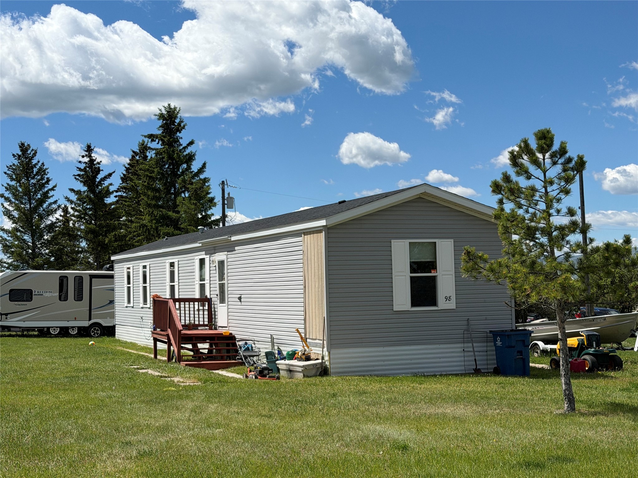 90 E South Street Property Photo 12