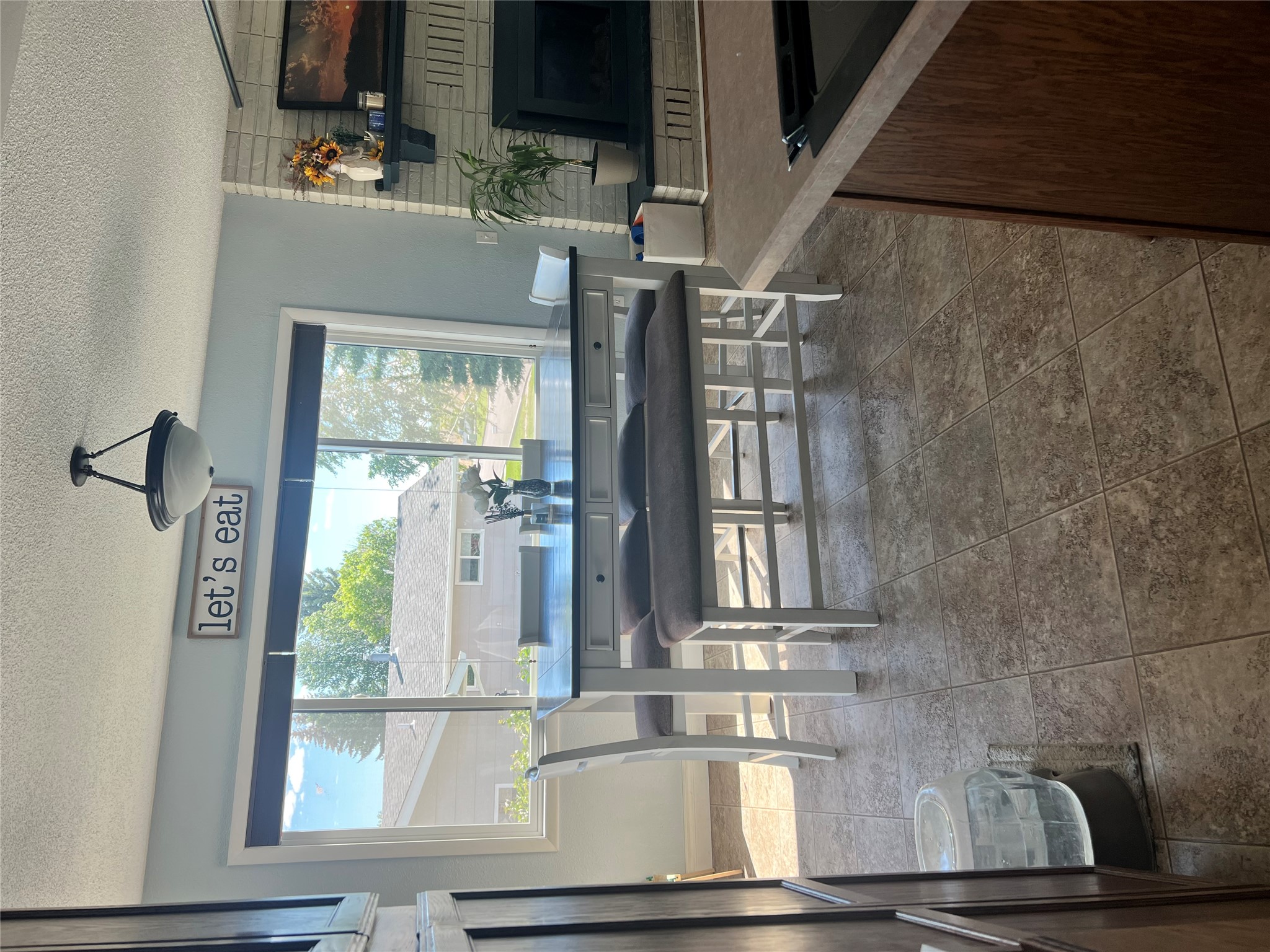 405 S Kansas Street Property Photo 9