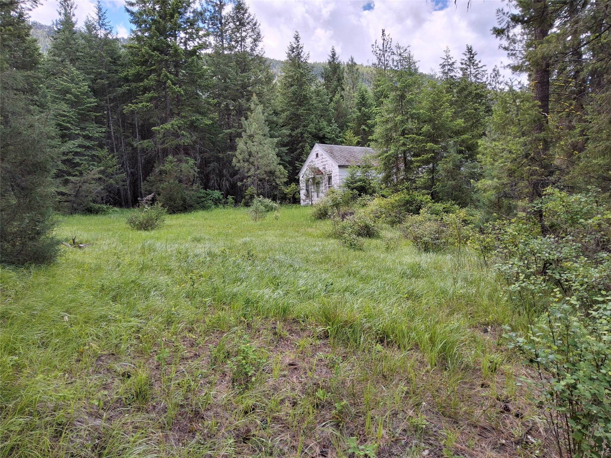 746 Tami Drive E Property Photo 2