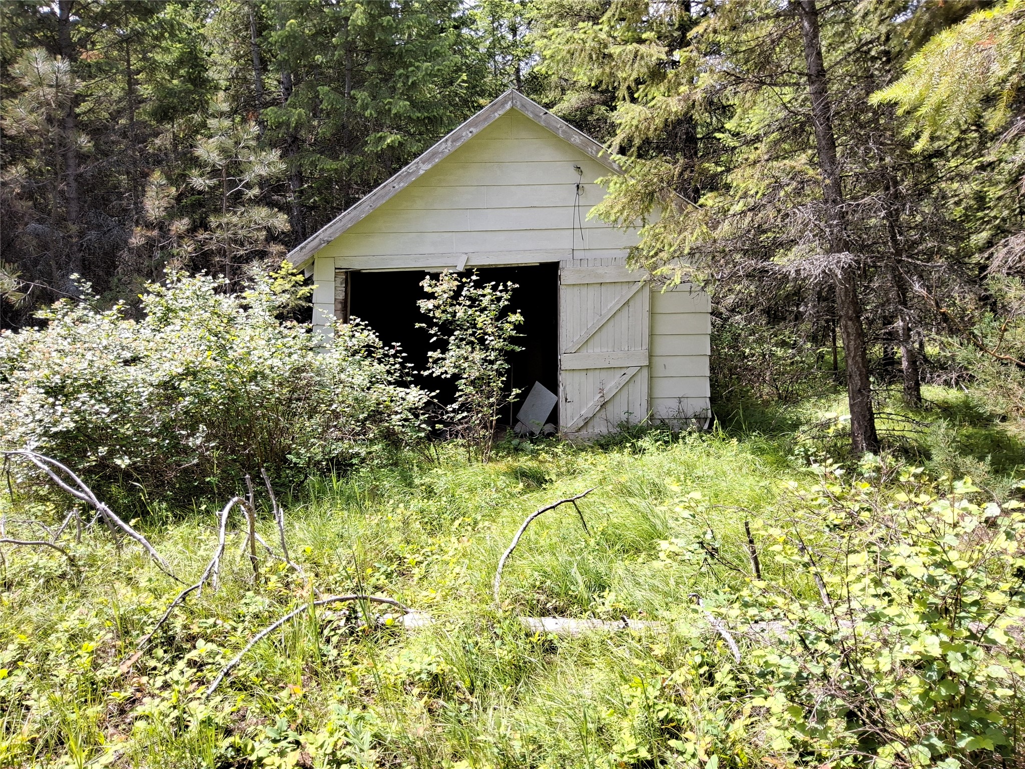 746 Tami Drive E Property Photo 11
