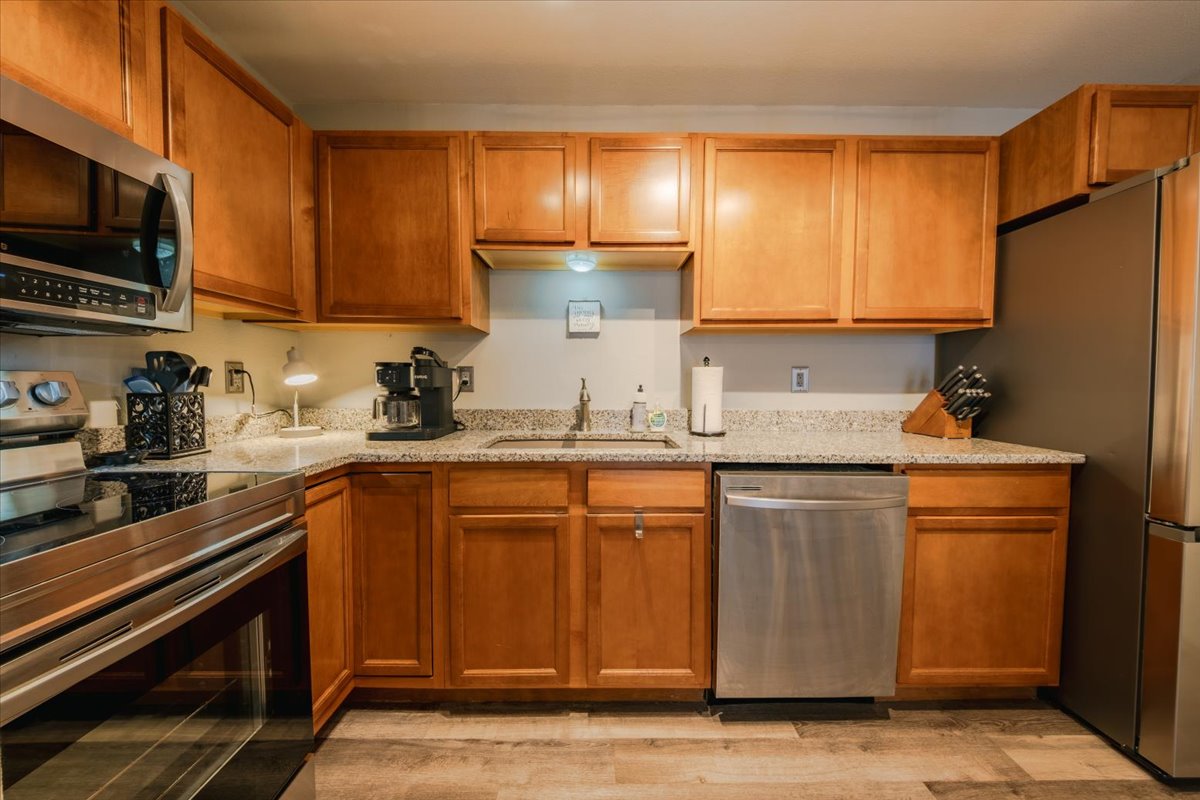 24 Diane Road C Property Photo 9