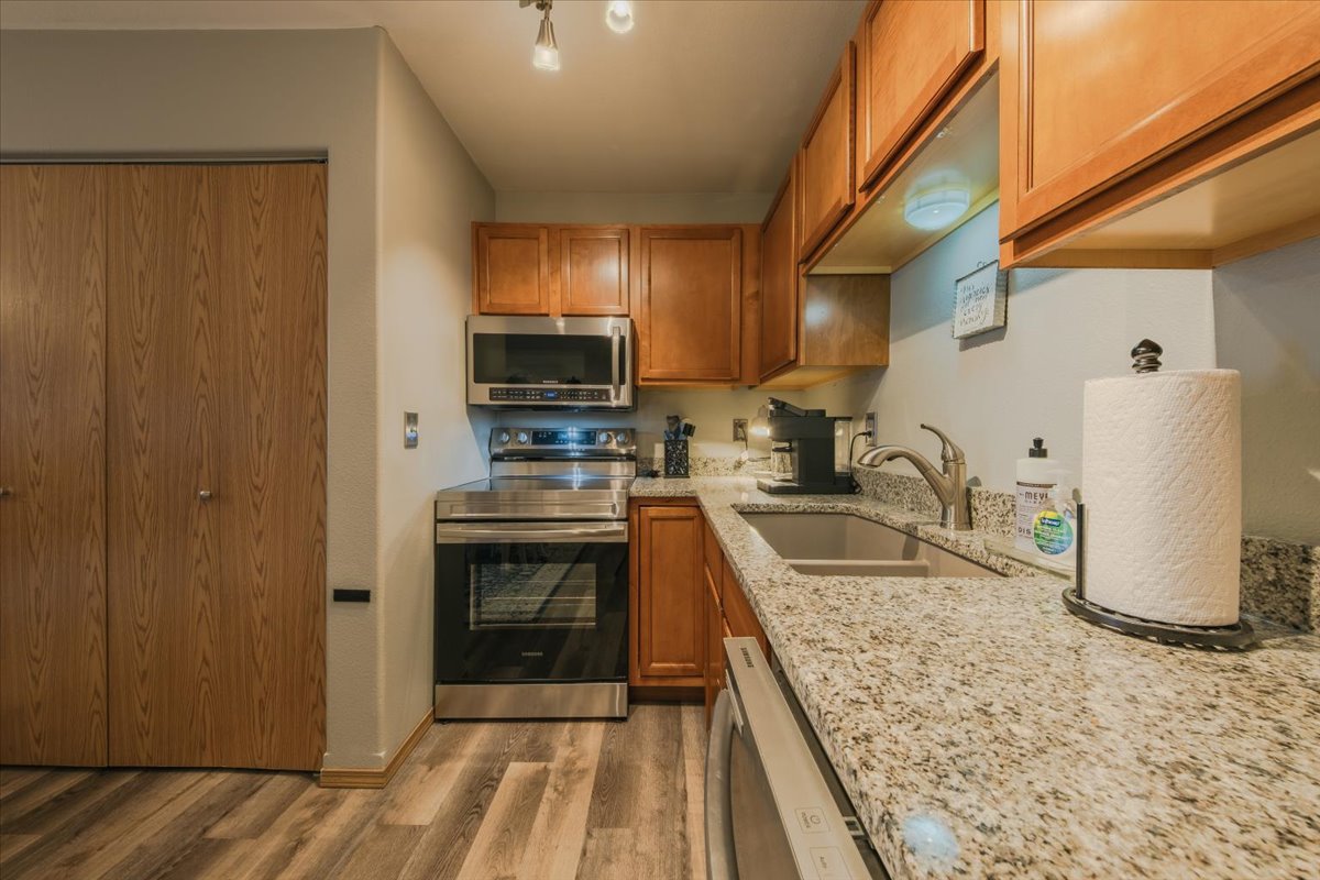 24 Diane Road C Property Photo 10