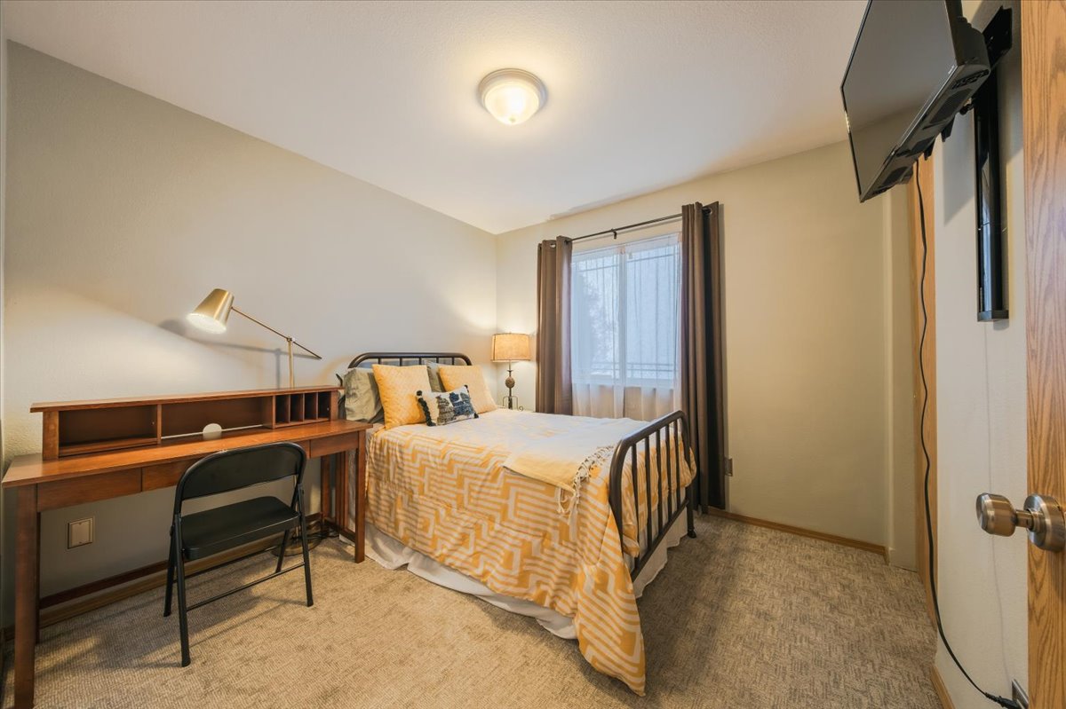 24 Diane Road C Property Photo 25