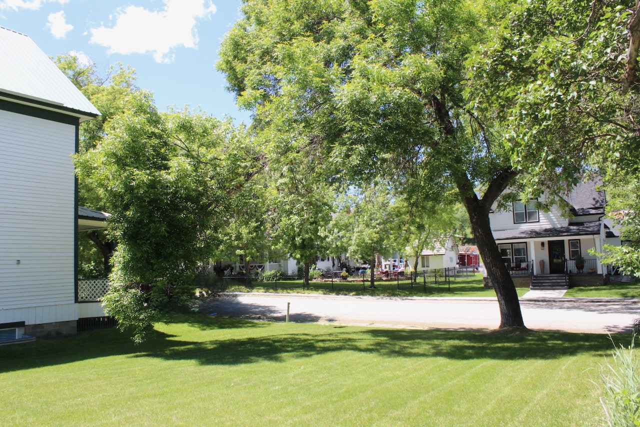 506 1st Avenue E A,b,c Property Photo 6