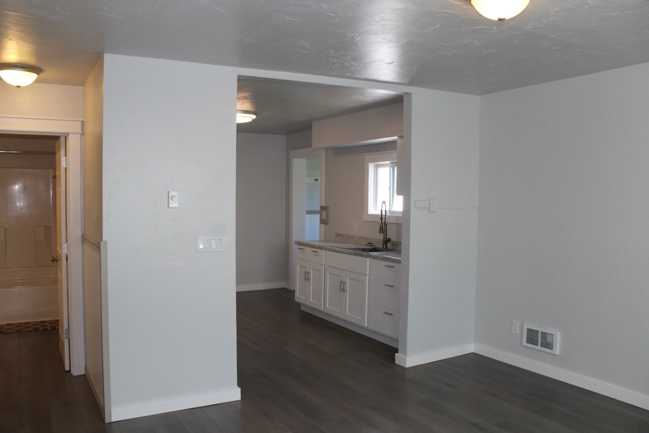 506 1st Avenue E A,b,c Property Photo 72