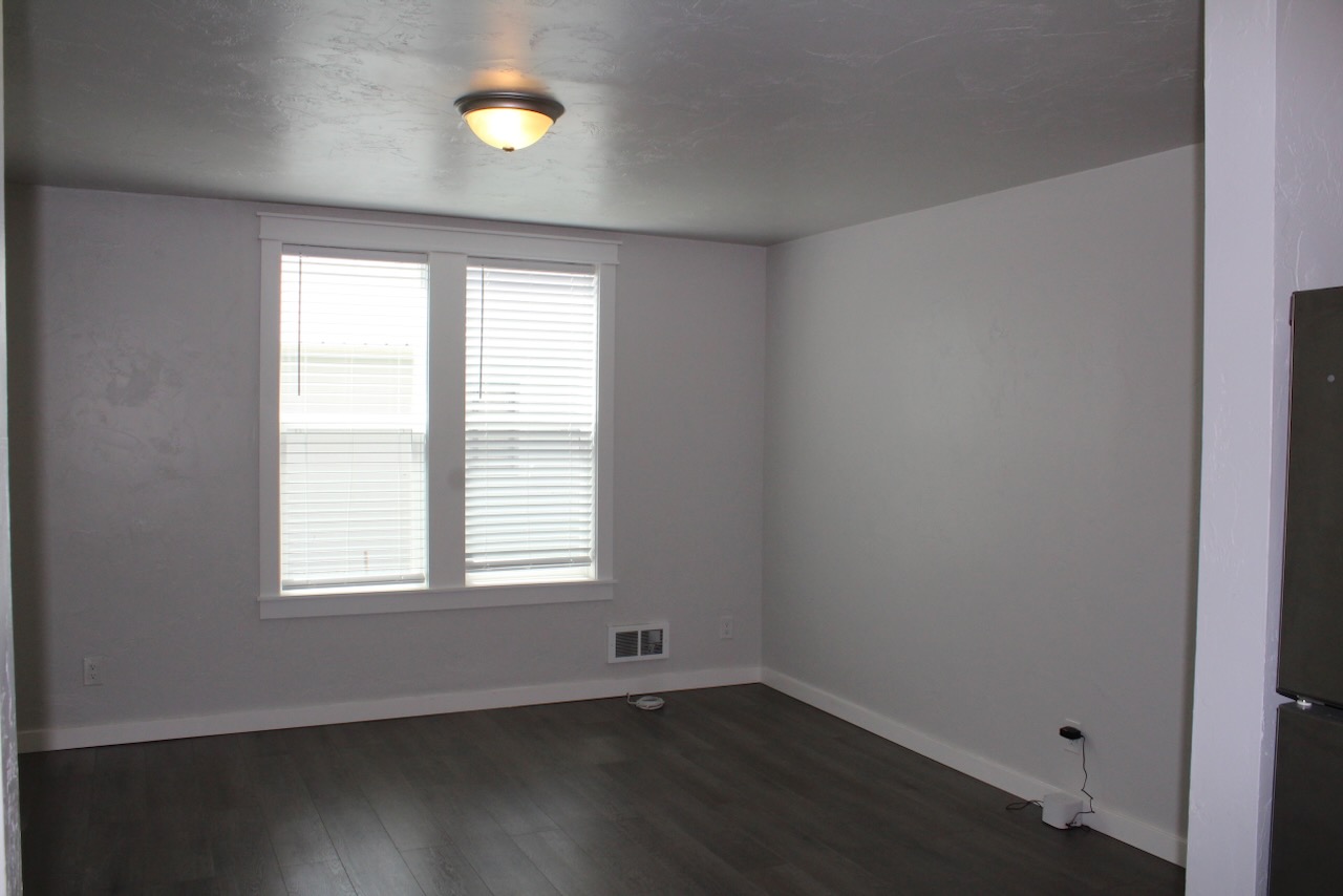 506 1st Avenue E A,b,c Property Photo 75