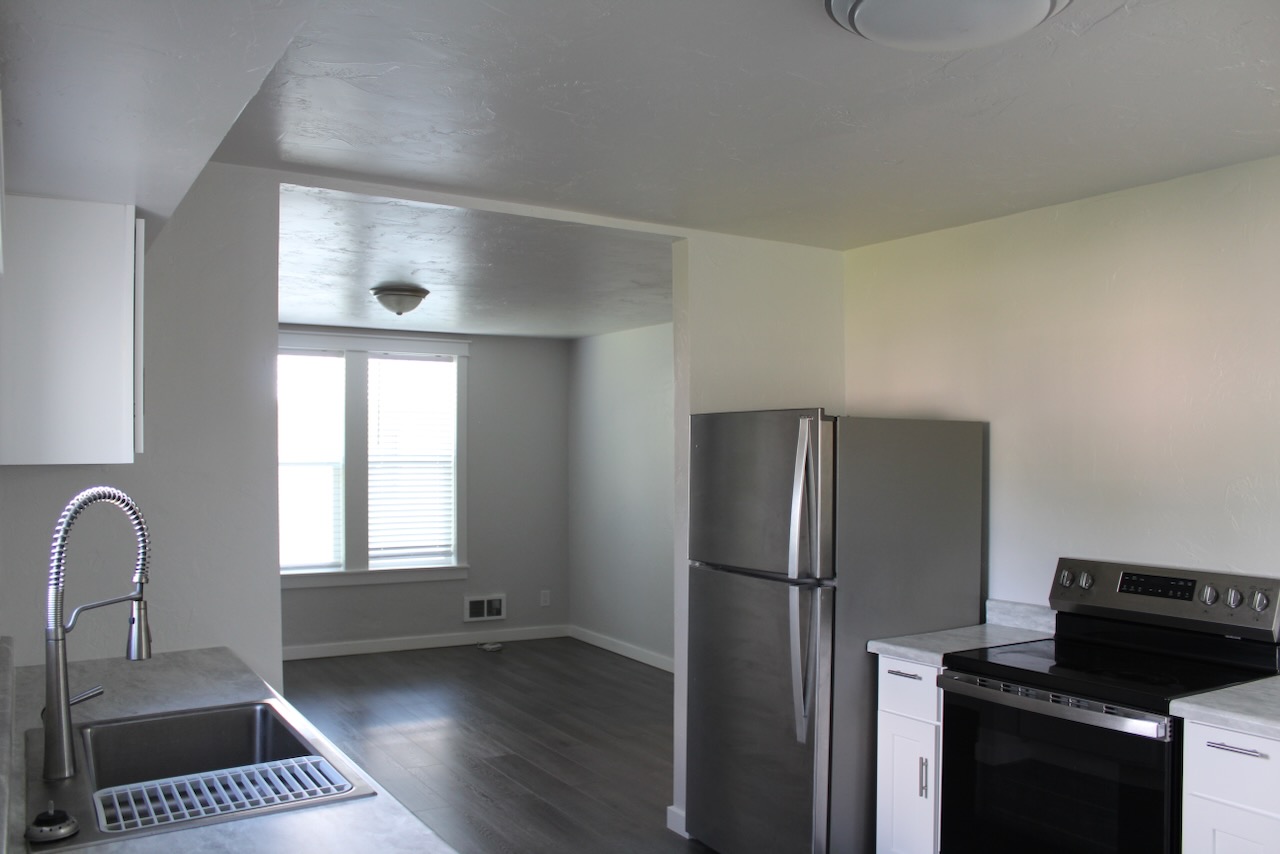 506 1st Avenue E A,b,c Property Photo 85
