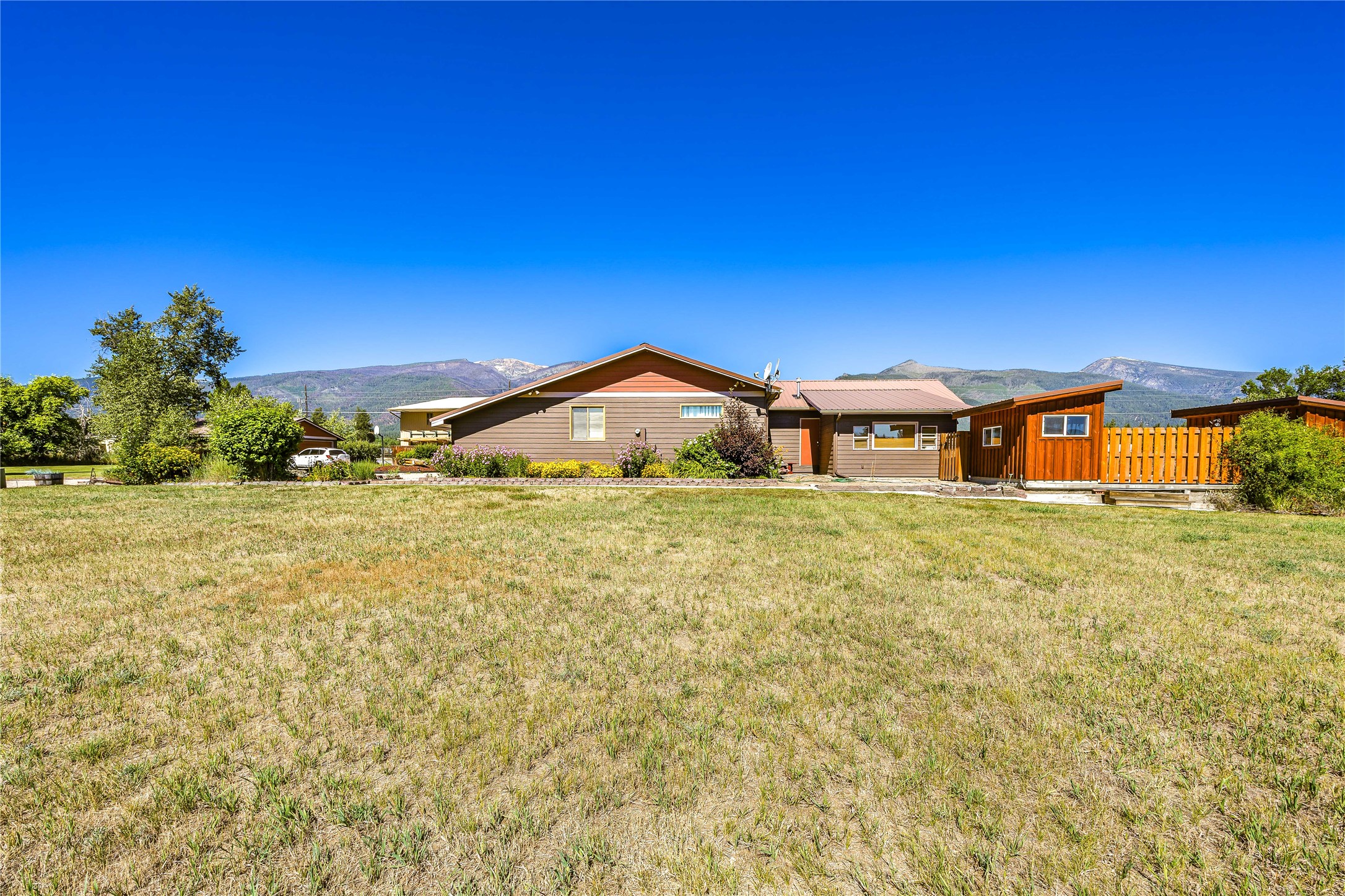 3960 Houk Way Property Photo 3
