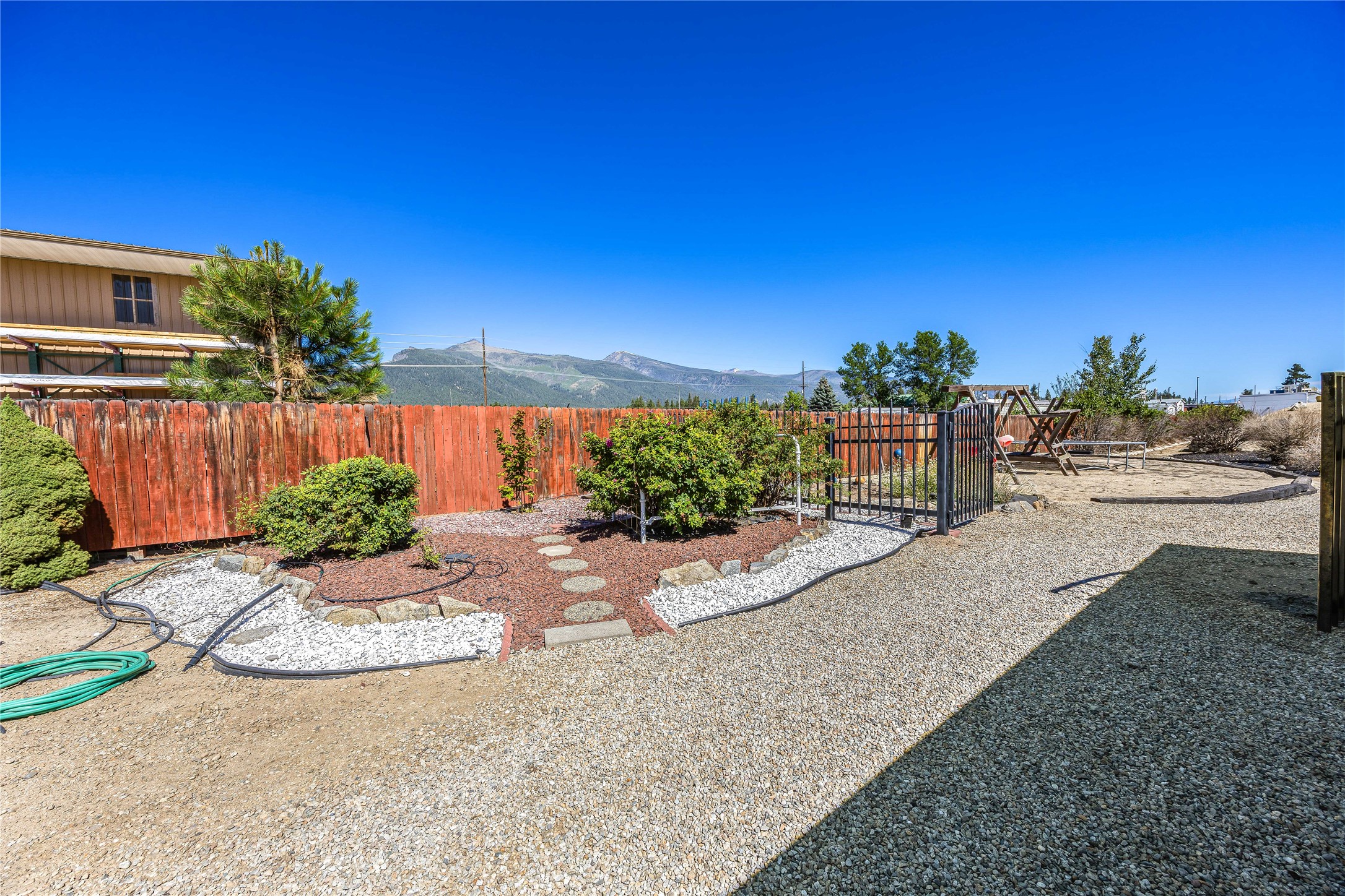 3960 Houk Way Property Photo 6