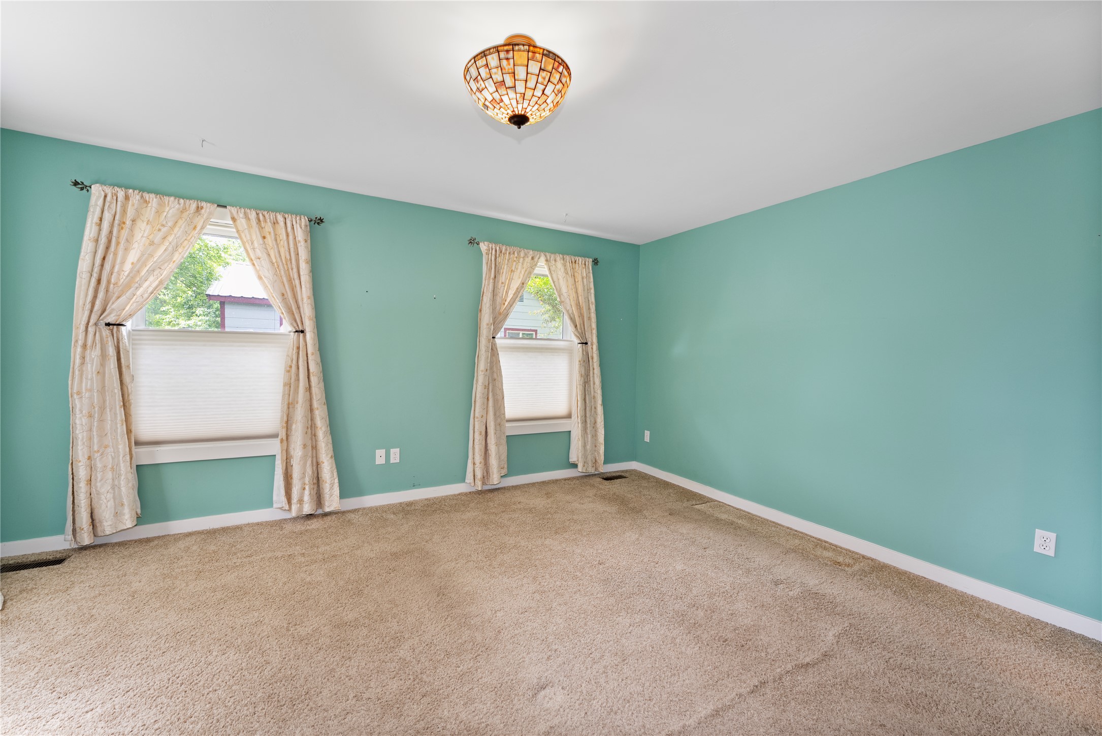 616 Park Avenue Property Photo 23
