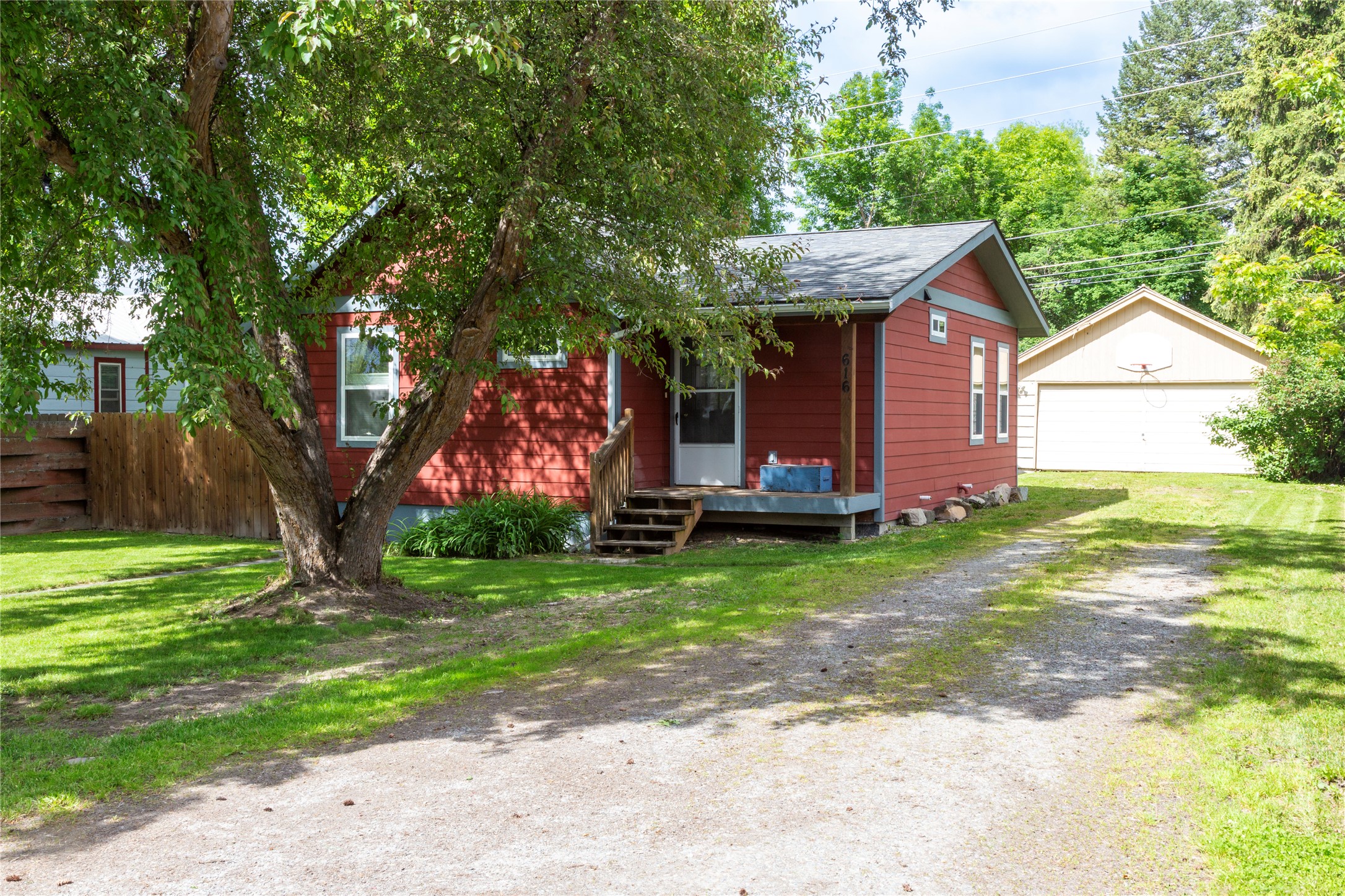 616 Park Avenue Property Photo 32