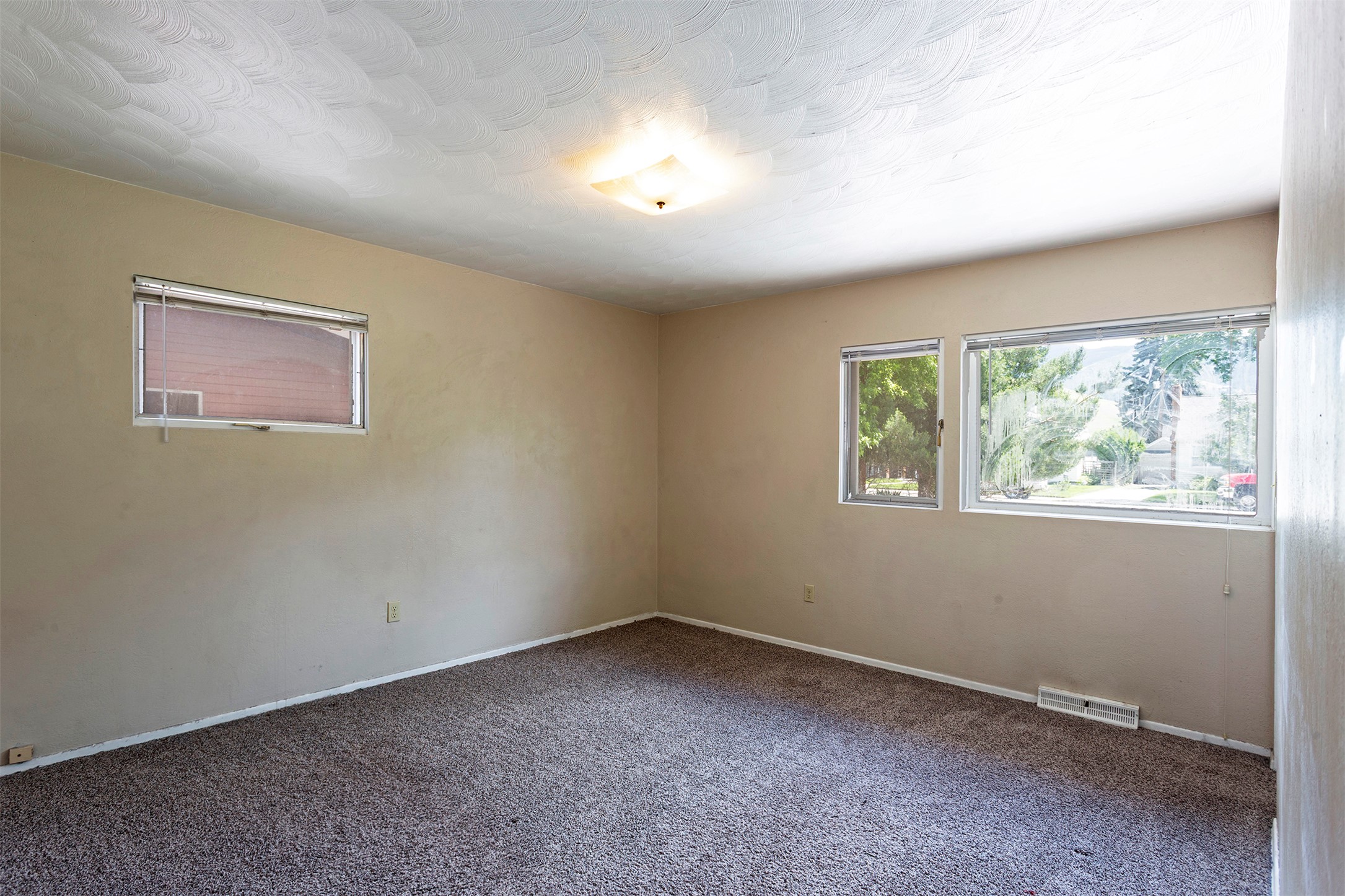 640 Woodworth Avenue Property Photo 41