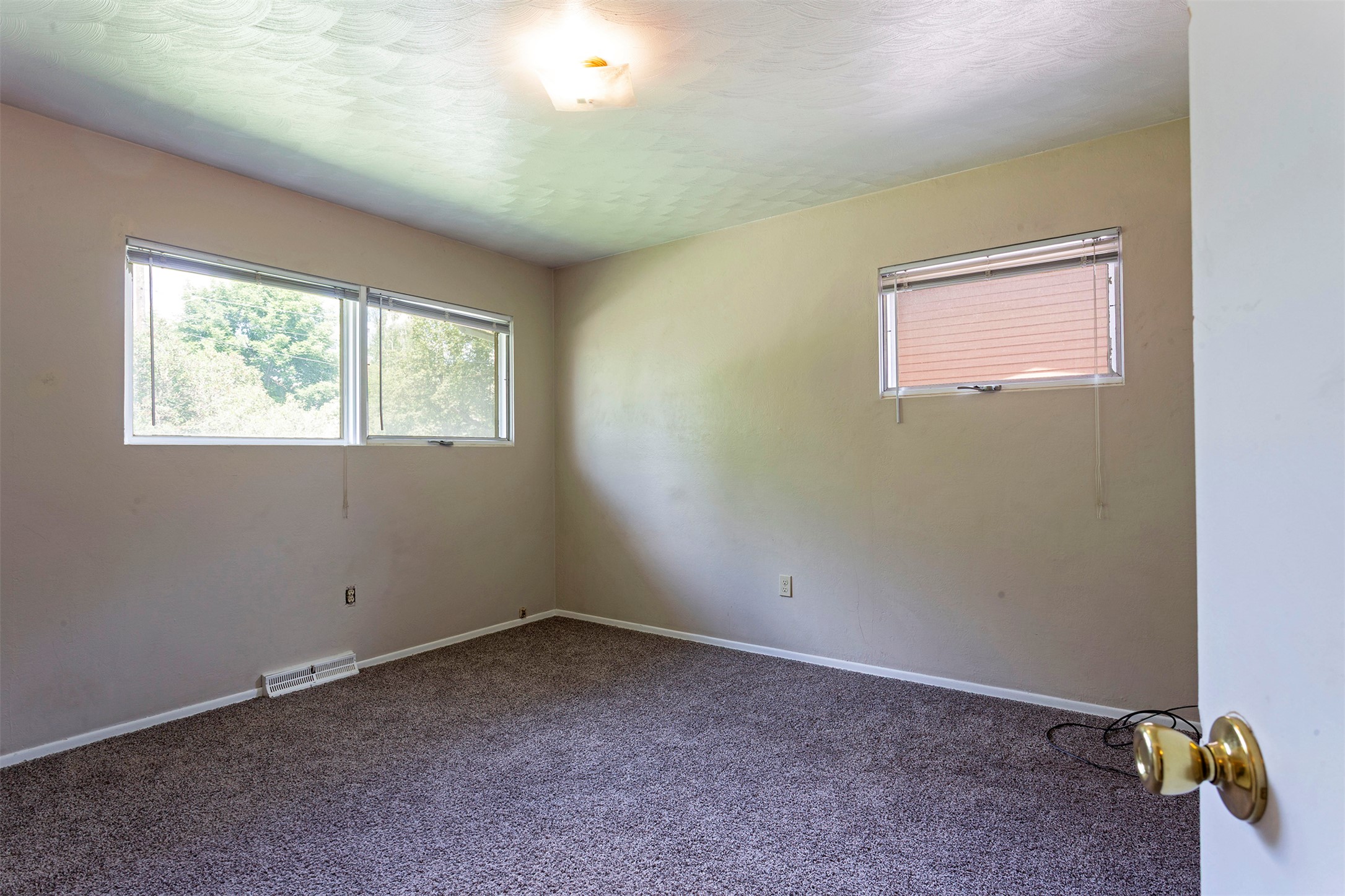 640 Woodworth Avenue Property Photo 46