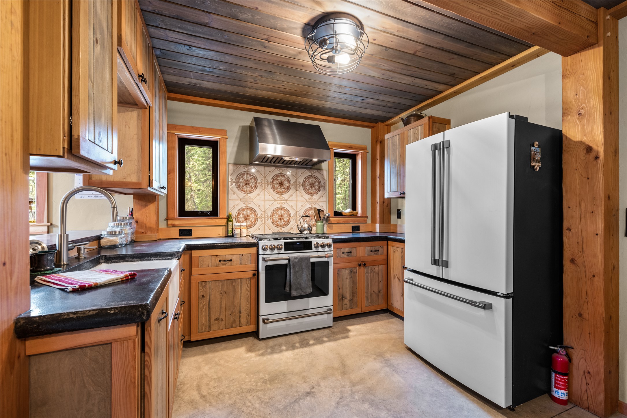22704 Fatty Creek Road Property Photo 10