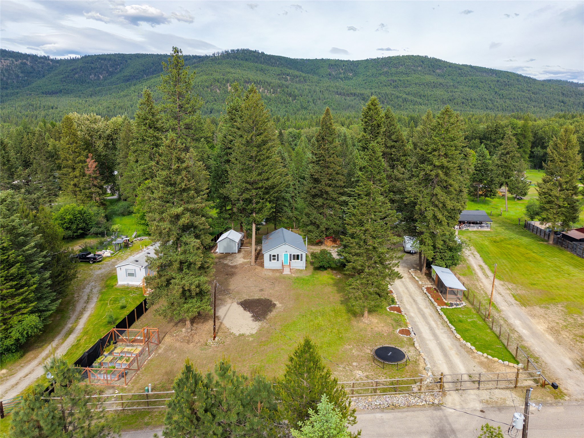 211 Autumn Road Property Photo 9