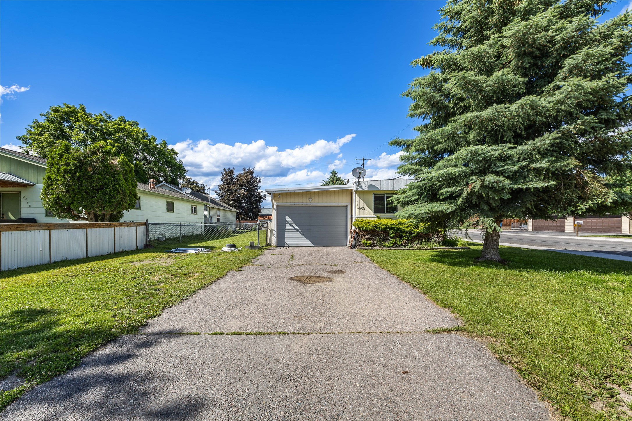 2400 Agnes Avenue Property Photo 4