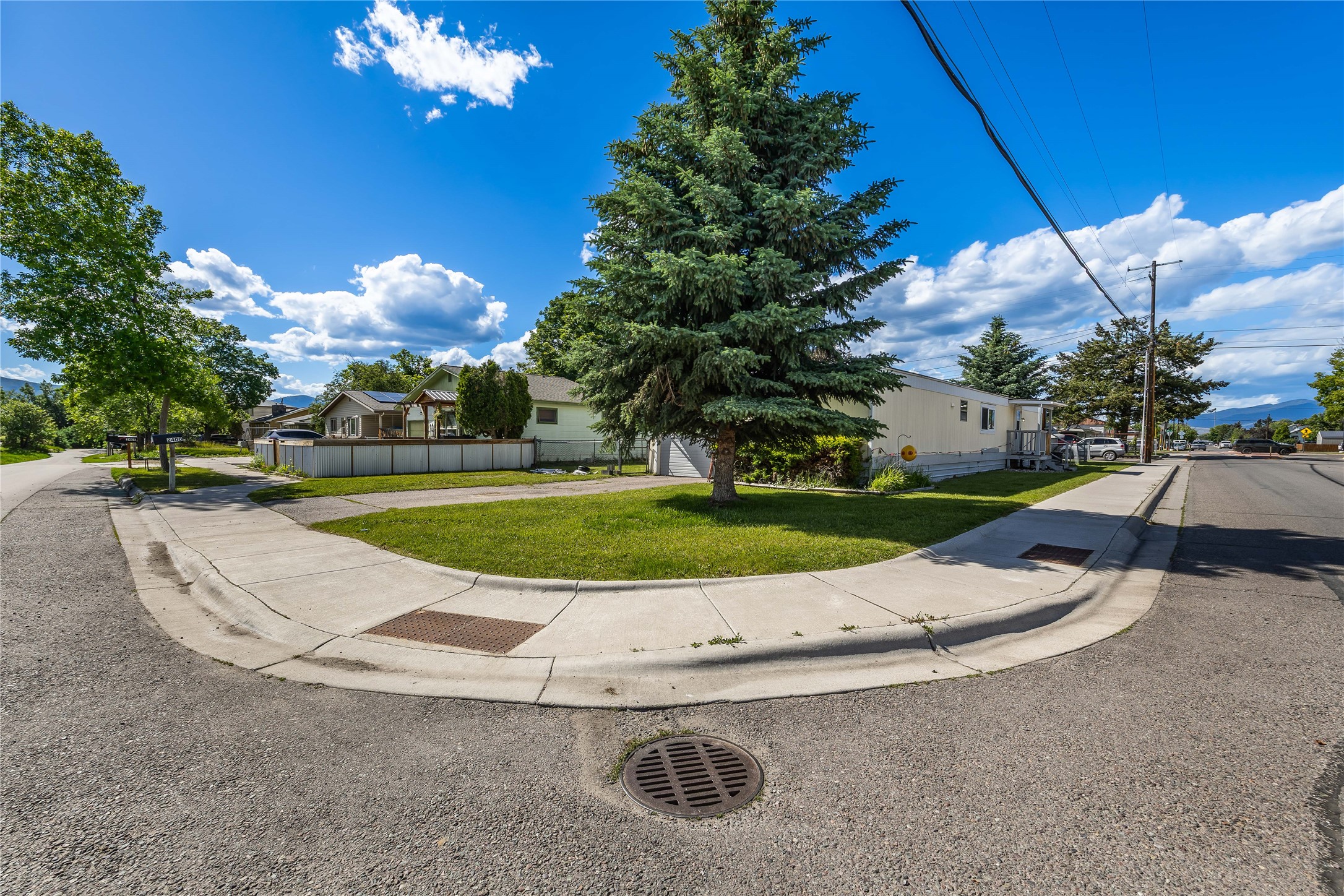 2400 Agnes Avenue Property Photo 8