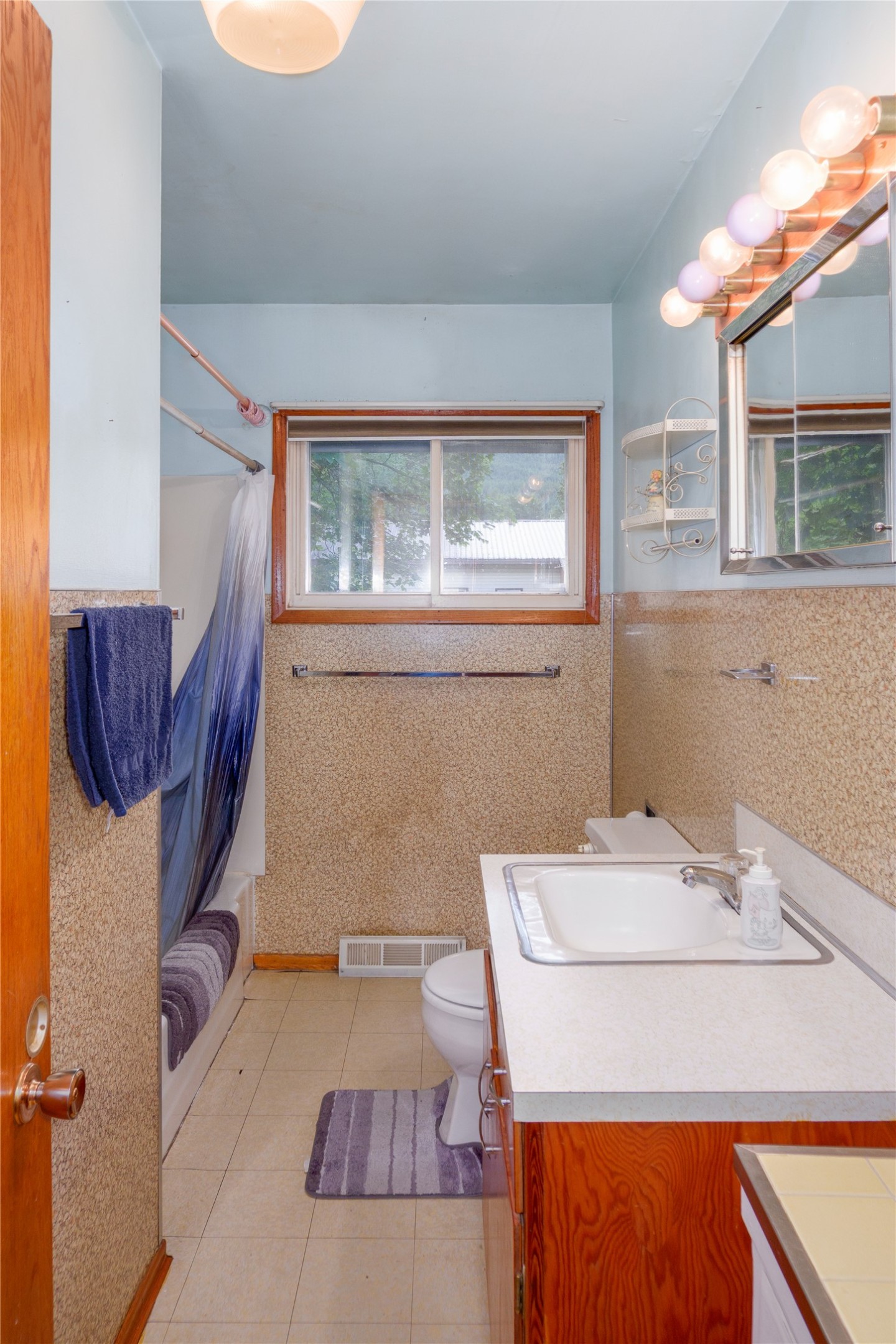 33 Avenue B Property Photo 32