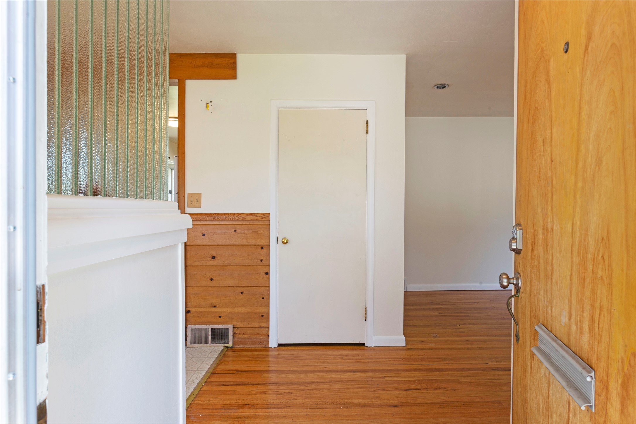 604 Dearborn Avenue Property Photo 3