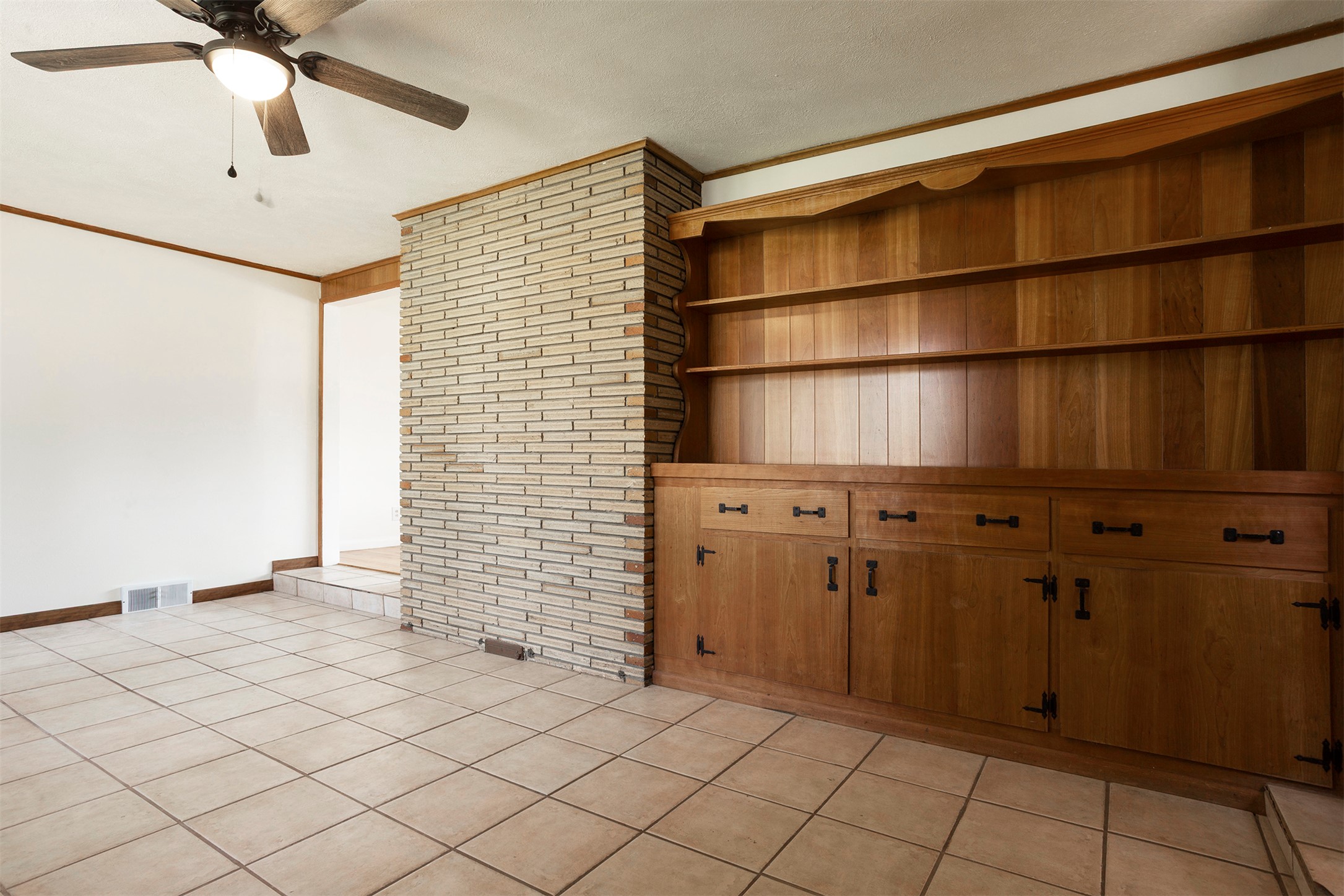 604 Dearborn Avenue Property Photo 7
