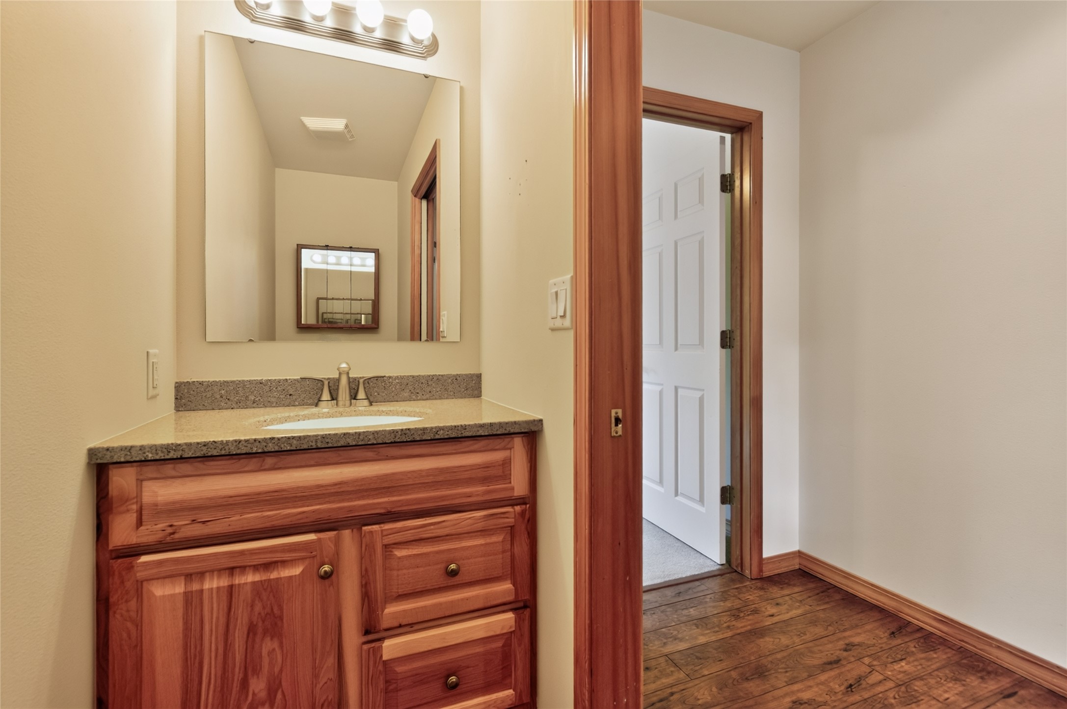 30 Stoney Brook Drive D Property Photo 16
