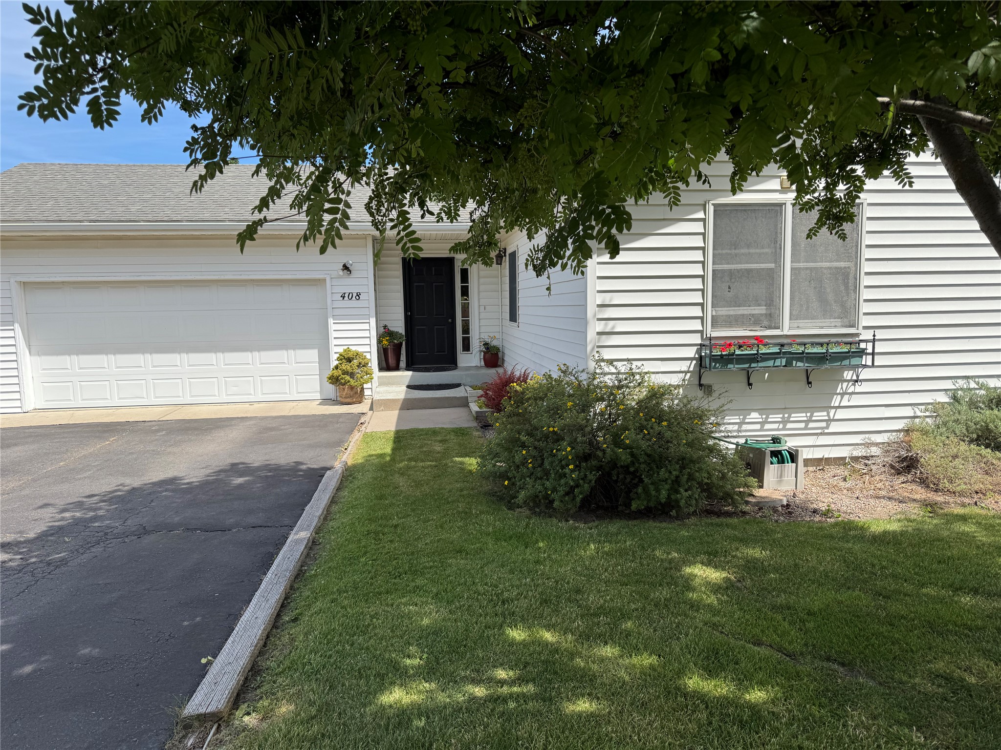 408 20th Avenue W Property Photo 1