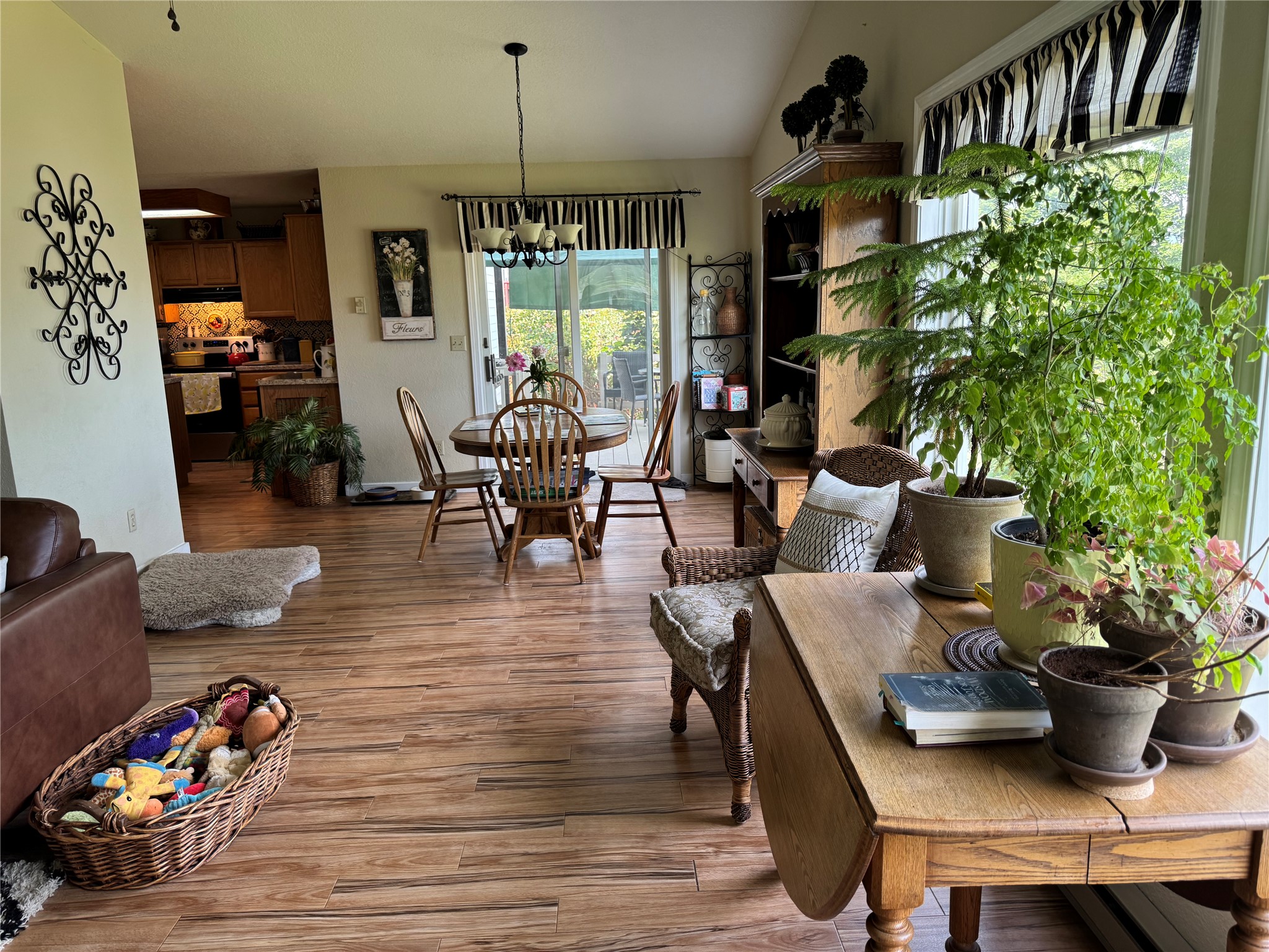 408 20th Avenue W Property Photo 10