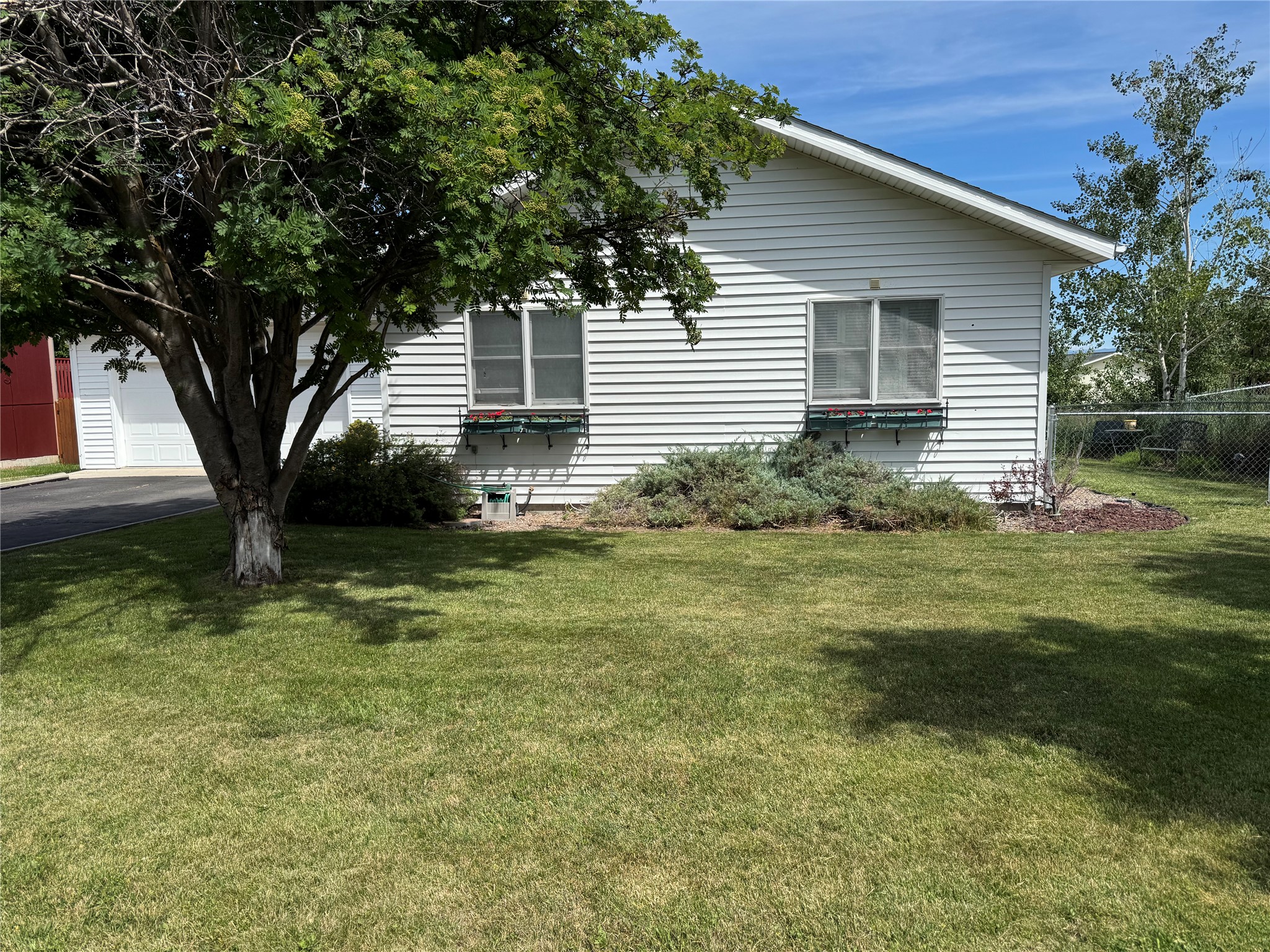 408 20th Avenue W Property Photo 37