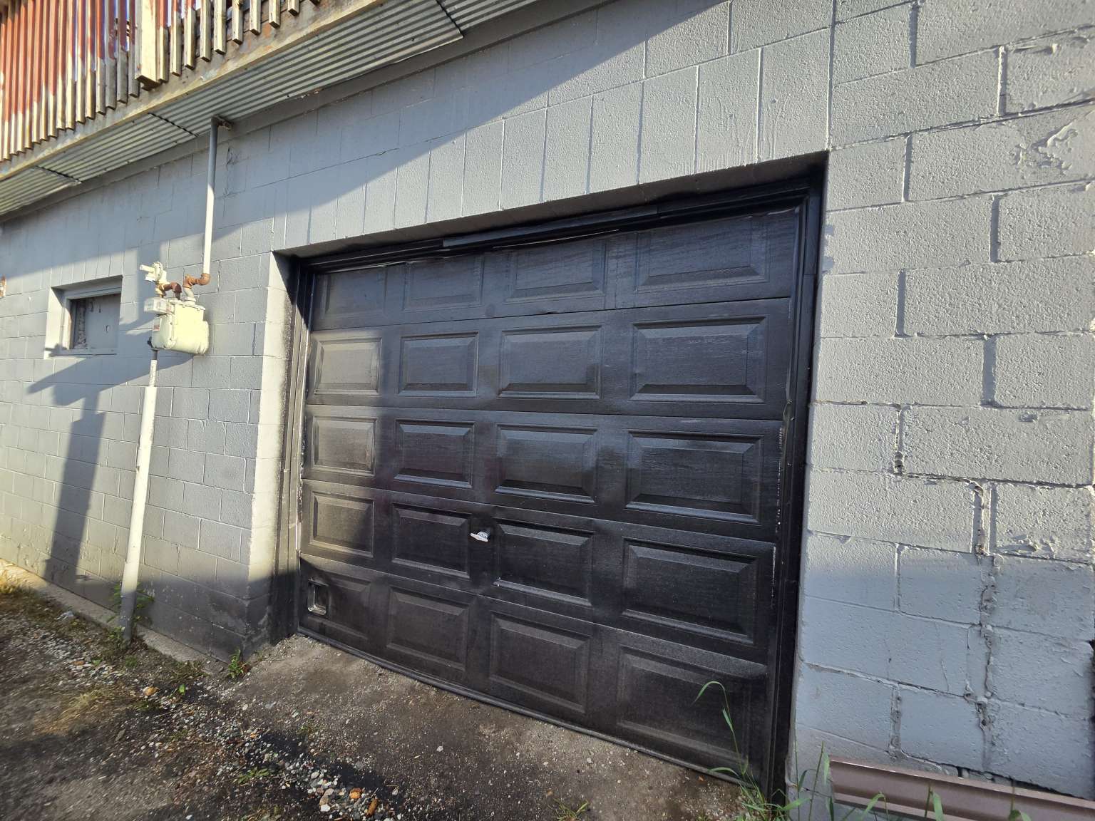 319 E 8th Street Property Photo 2