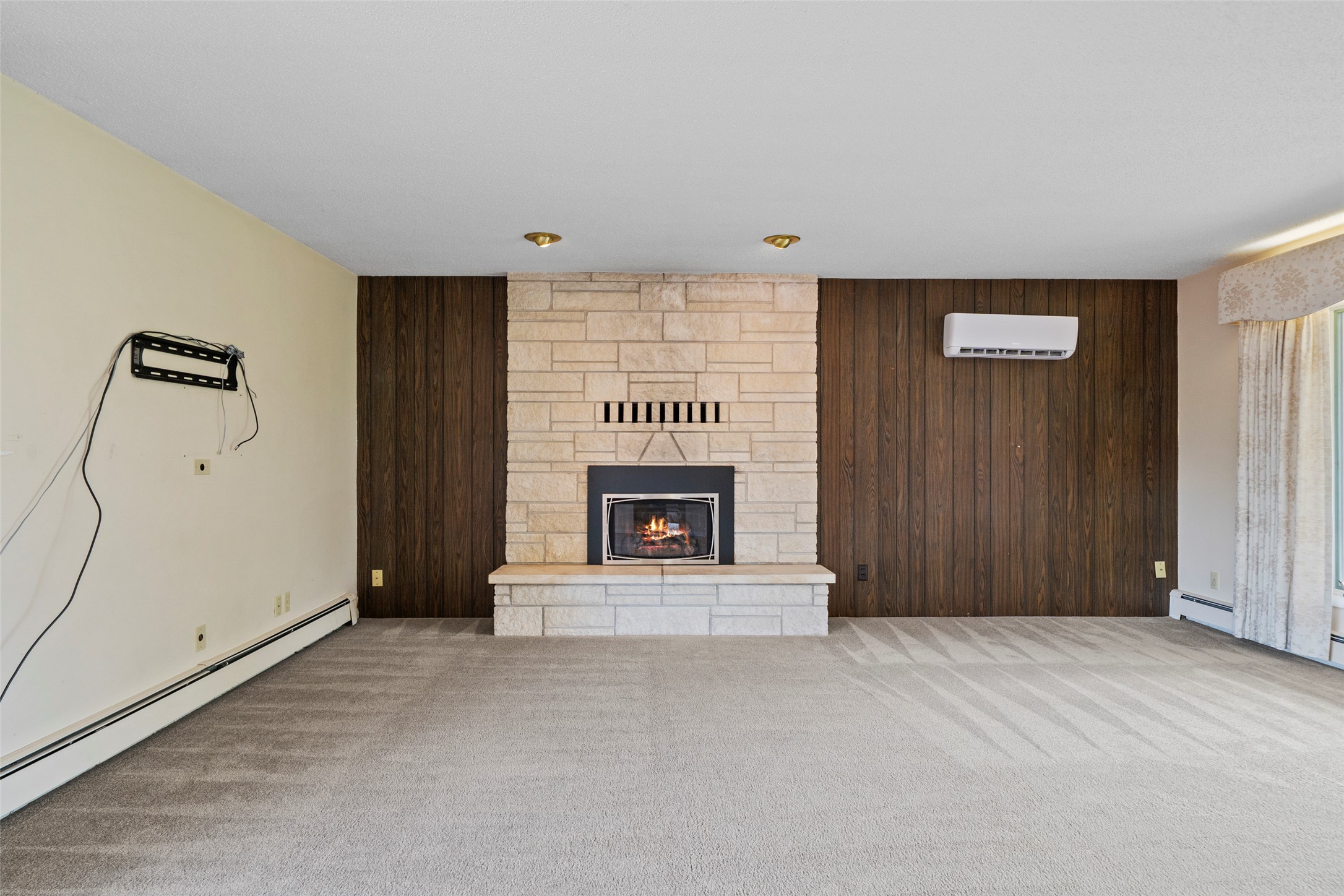 210 N Walnut Street Property Photo 12