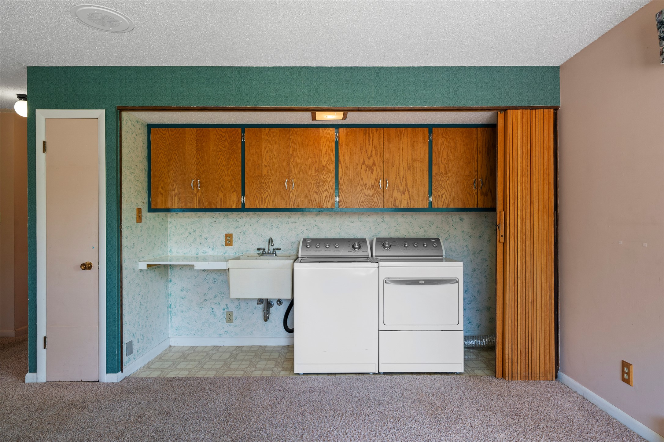 210 N Walnut Street Property Photo 25