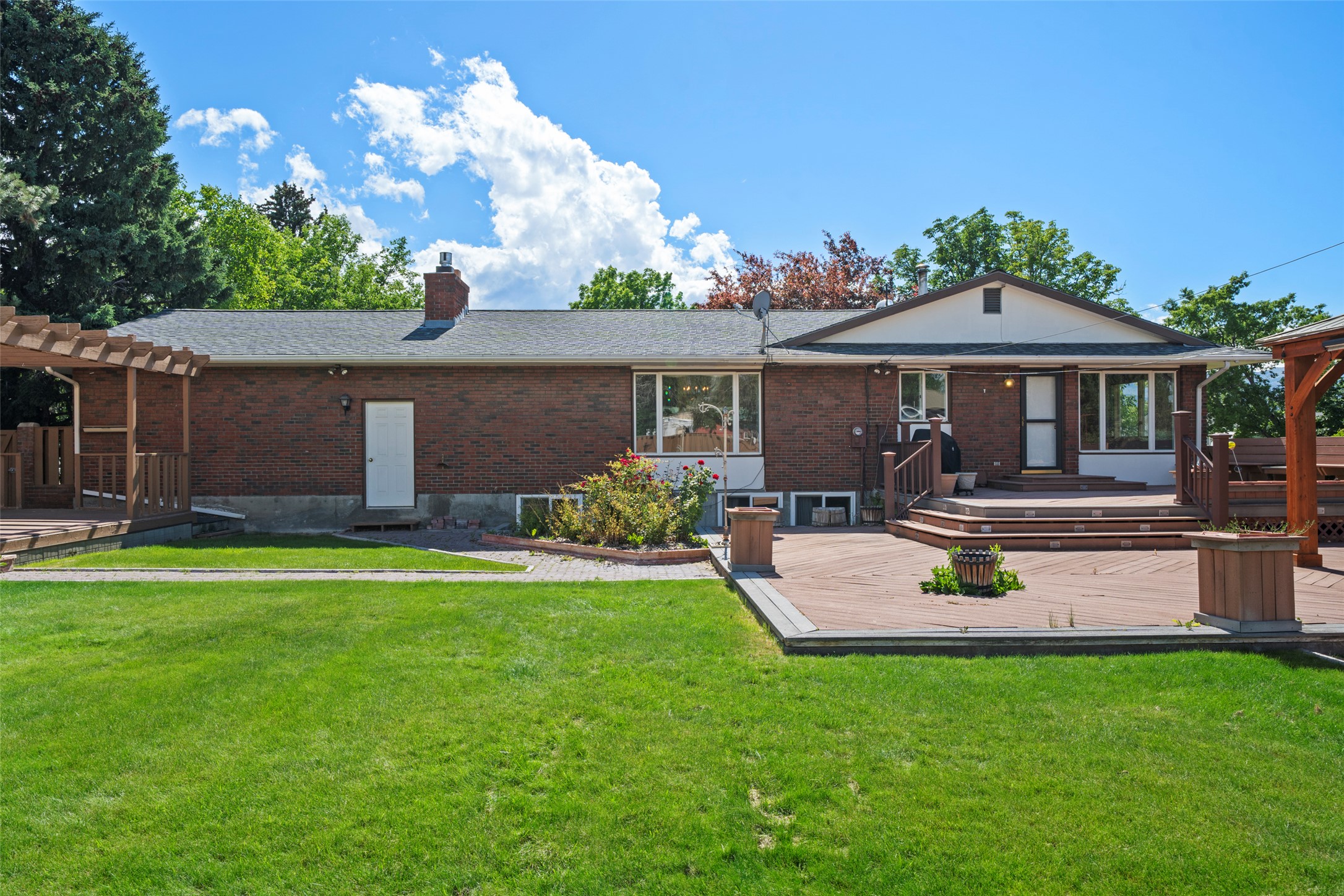 210 N Walnut Street Property Photo 86
