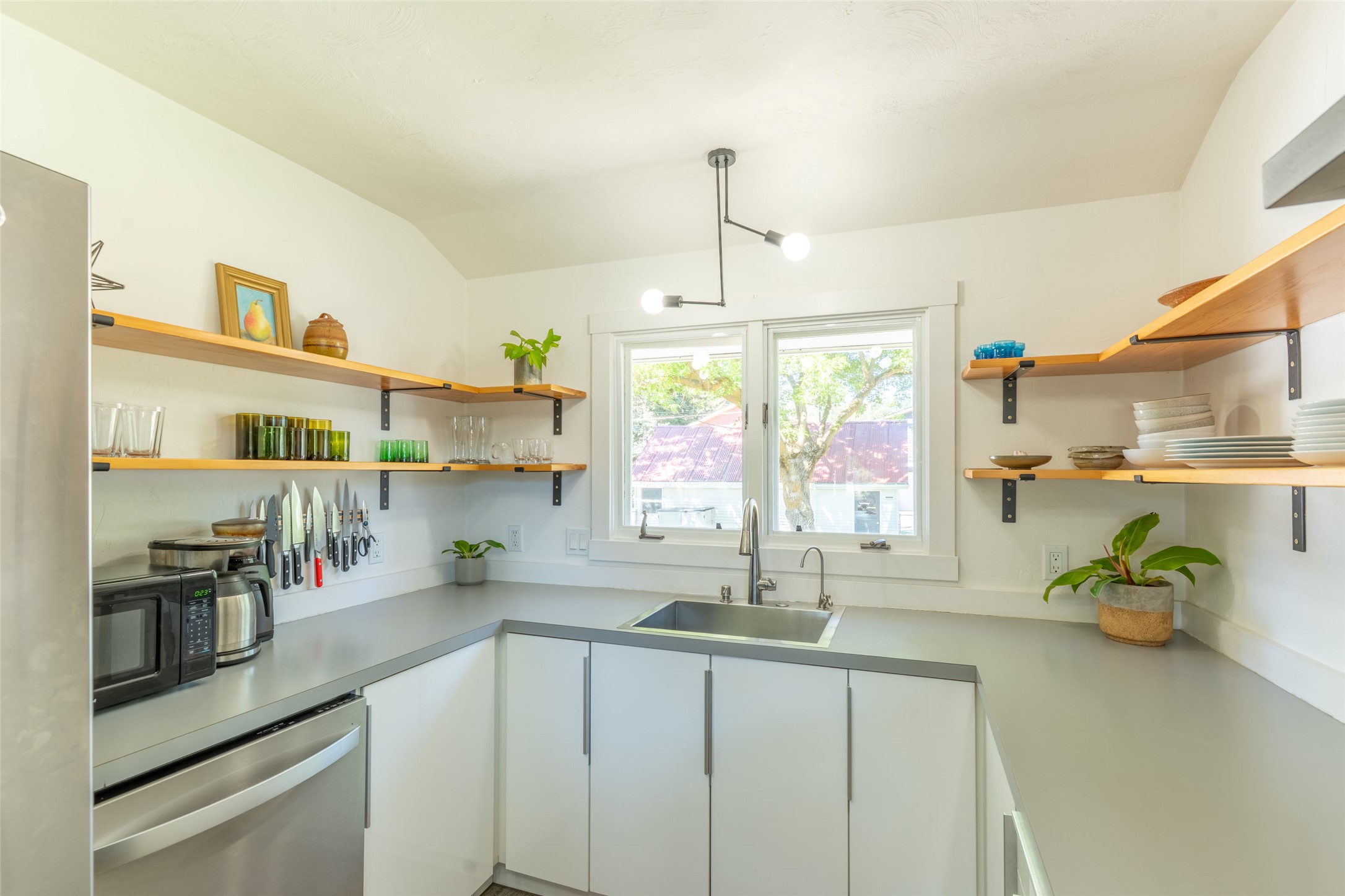 540 Pine Avenue Property Photo 18