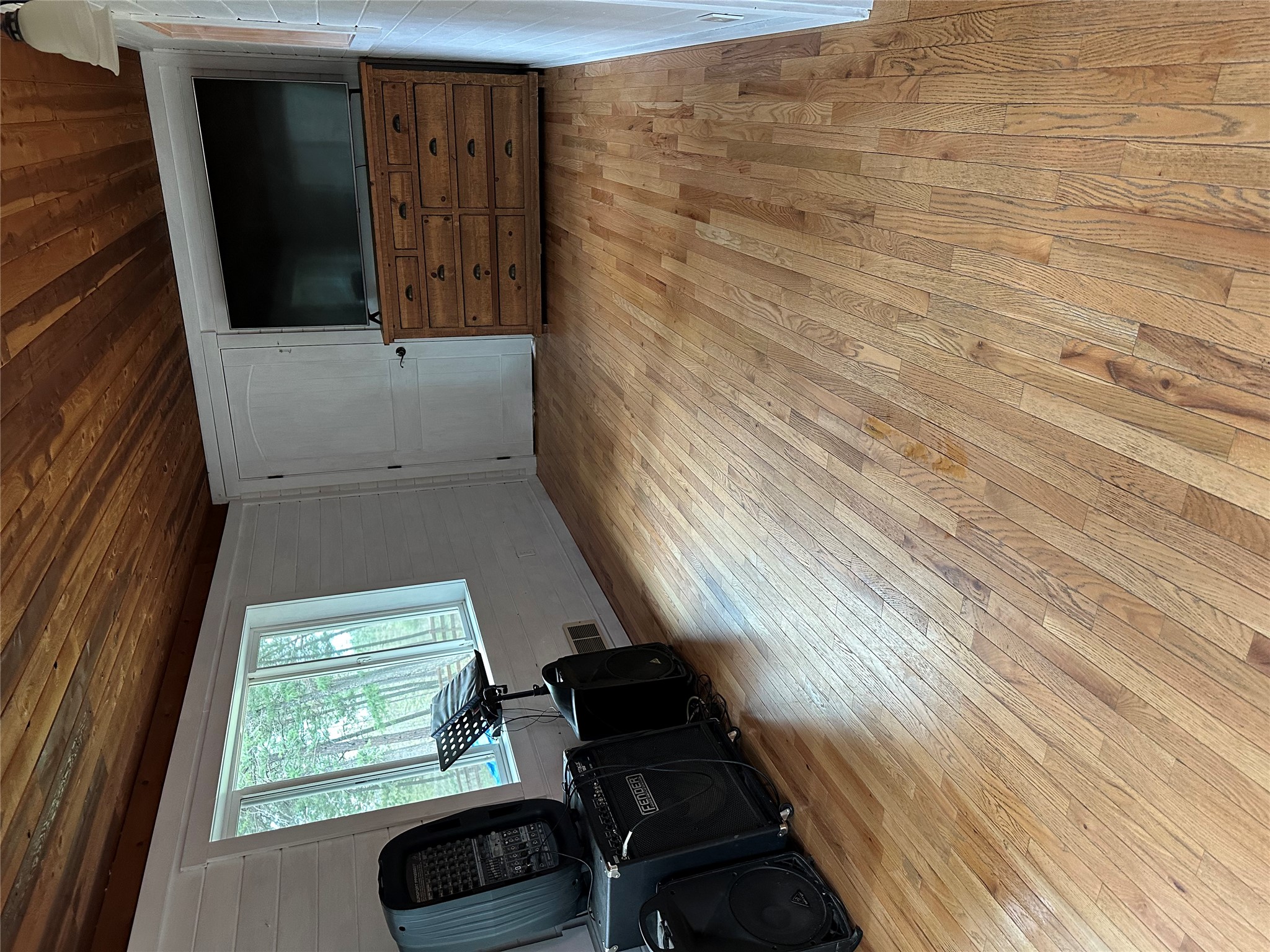 765 Border Lane Property Photo 8